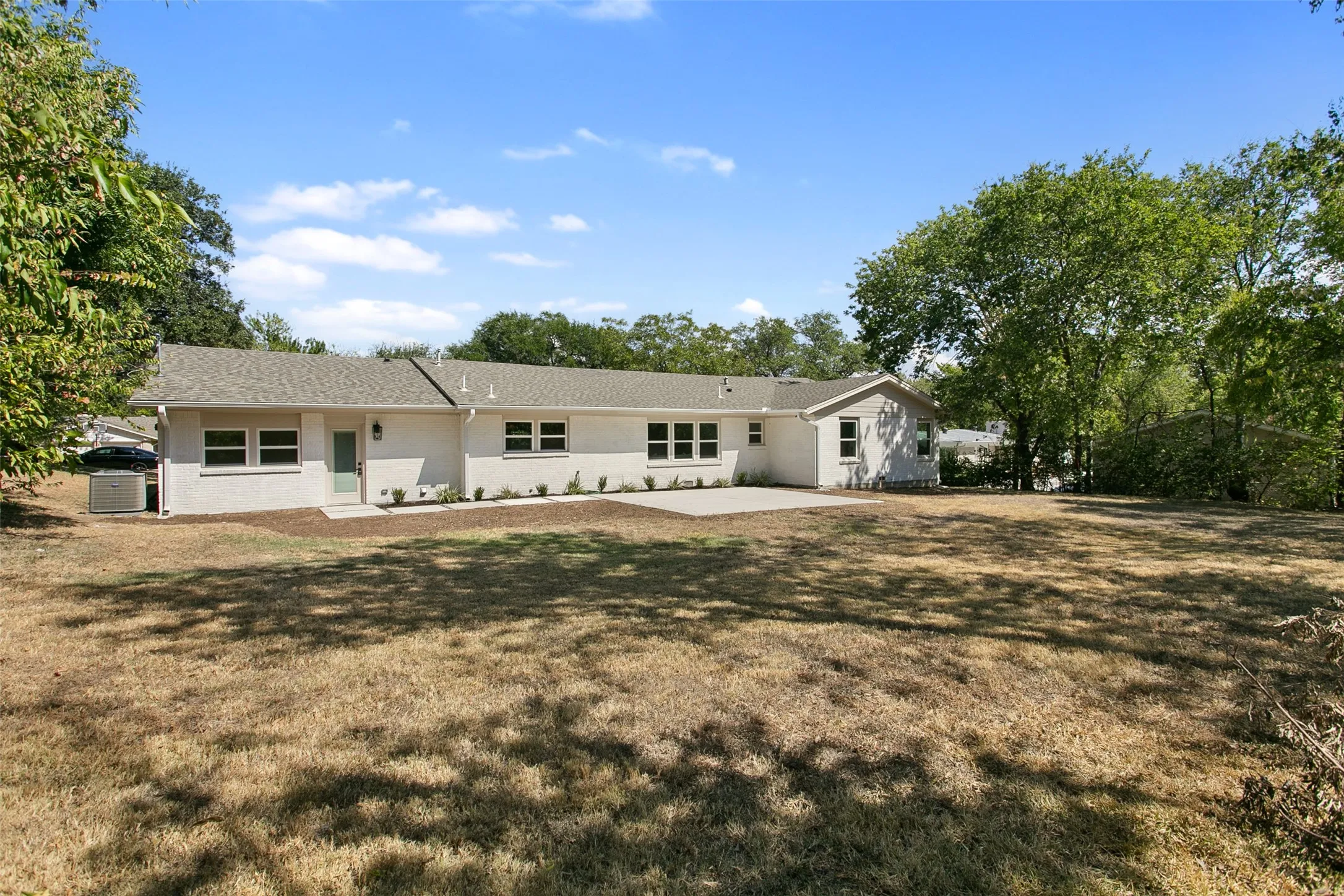 Single Family Residence For Sale in Tarrant County , 4124 Shannon Drive, Fort Worth, Texas 76116, 3 Bedroom, 2 Bathroom, 2 Garage spaces, 2,175 Sqft, built in 1955, mls#21389824, Real Estate Agent in Fort Worth, Homes For Sale in Tarrant county, Homes For Sale in Fort Worth, Realtor in Fort Worth Texas, Real Estate Brokerage Independent Realty Texas, Luminita Cordes Realtor