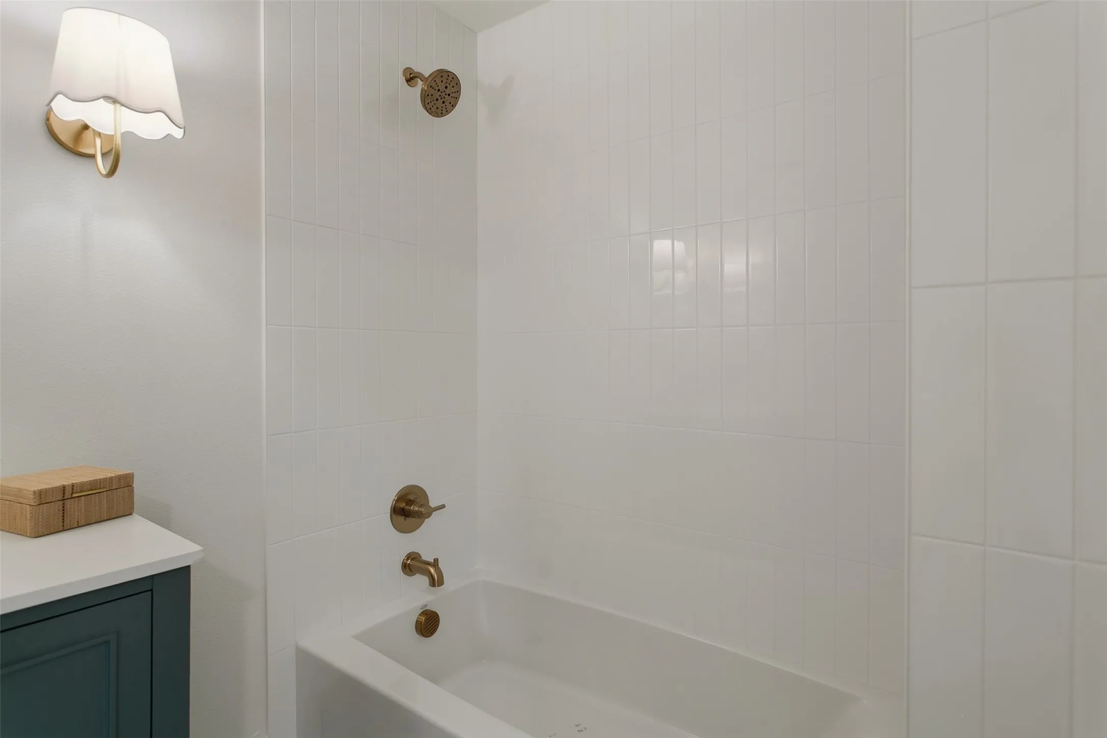 Single Family Residence For Sale in Tarrant County , 4124 Shannon Drive, Fort Worth, Texas 76116, 3 Bedroom, 2 Bathroom, 2 Garage spaces, 2,175 Sqft, built in 1955, mls#21389824, Real Estate Agent in Fort Worth, Homes For Sale in Tarrant county, Homes For Sale in Fort Worth, Realtor in Fort Worth Texas, Real Estate Brokerage Independent Realty Texas, Luminita Cordes Realtor