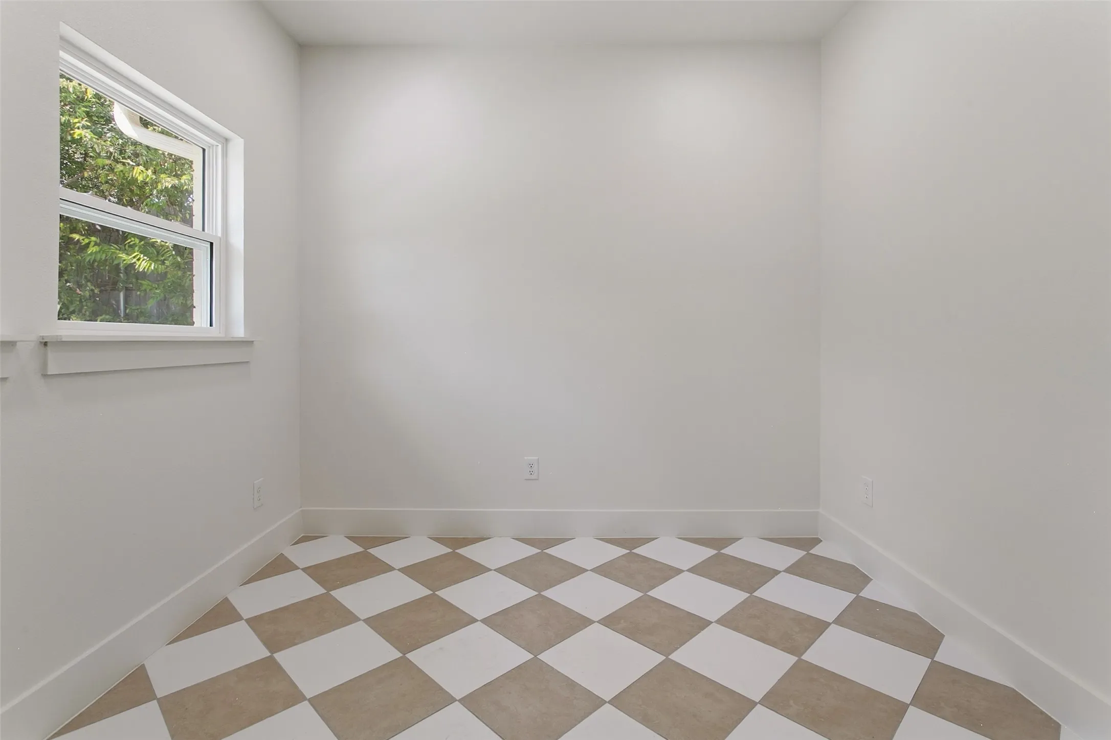 Single Family Residence For Sale in Tarrant County , 4124 Shannon Drive, Fort Worth, Texas 76116, 3 Bedroom, 2 Bathroom, 2 Garage spaces, 2,175 Sqft, built in 1955, mls#21389824, Real Estate Agent in Fort Worth, Homes For Sale in Tarrant county, Homes For Sale in Fort Worth, Realtor in Fort Worth Texas, Real Estate Brokerage Independent Realty Texas, Luminita Cordes Realtor