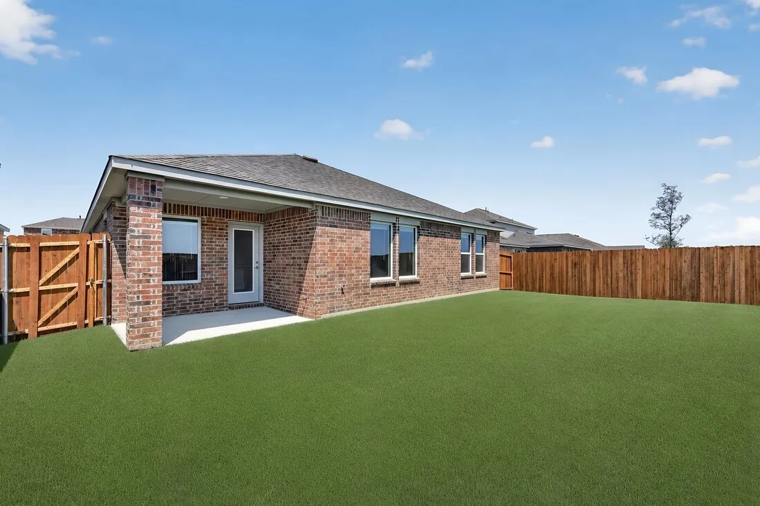 2633 Glacier Road ~ Ready Now