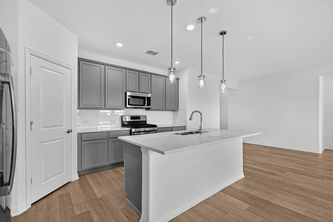 2633 Glacier Road ~ Ready Now