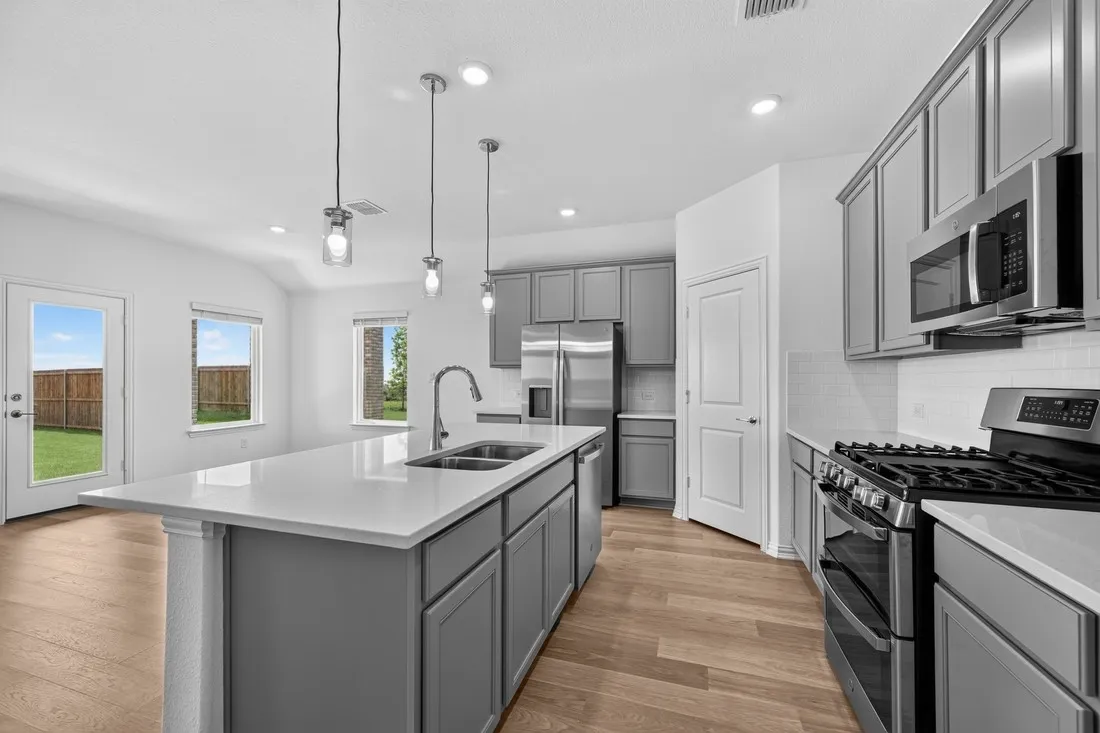2633 Glacier Road ~ Ready Now