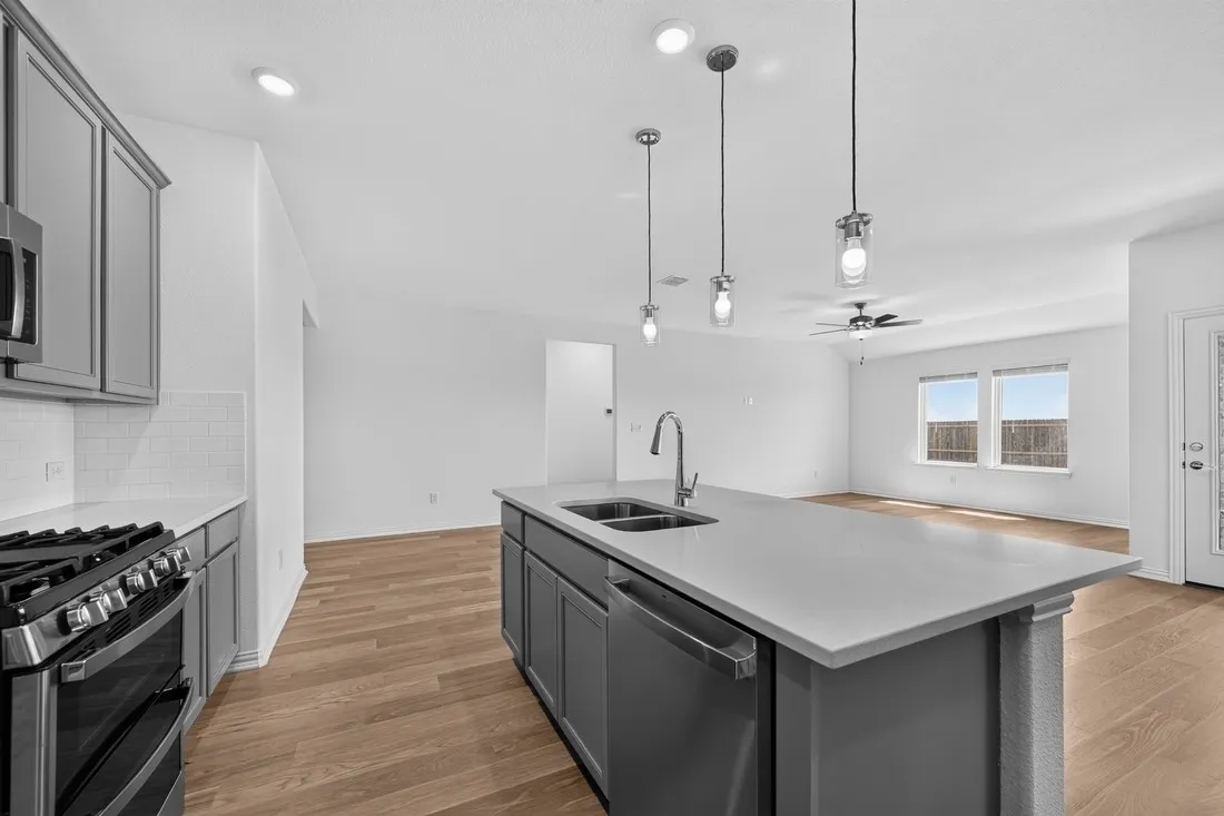 2633 Glacier Road ~ Ready Now