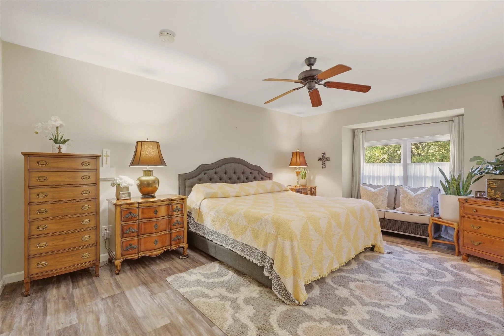 Condominium For Sale in Dallas County , 10584 High Hollows Drive 277, Dallas, Texas 75230, 2 Bedroom, 2 Bathroom, Garage spaces, 1,248 Sqft, built in 1970, mls#21387652, Real Estate Agent in Dallas, Homes For Sale in Dallas county, Homes For Sale in Dallas, Realtor in Dallas Texas, Real Estate Brokerage Independent Realty Texas, Luminita Cordes Realtor