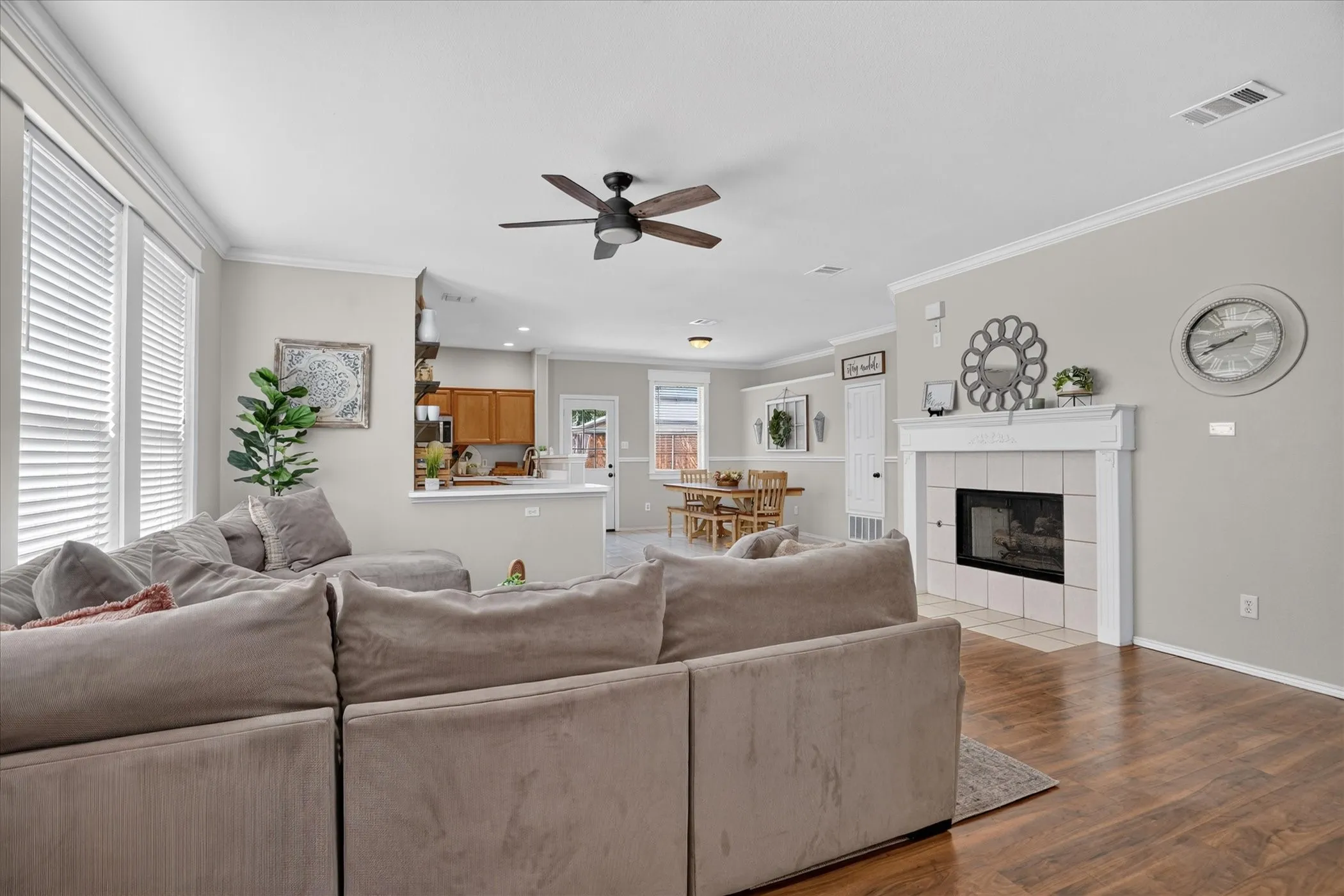 Single Family Residence For Sale in Tarrant County , 8425 Greylock Court, Fort Worth, Texas 76137, 3 Bedroom, 2 Bathroom, 2 Garage spaces, 1,615 Sqft, built in 1999, mls#21387969, Real Estate Agent in Fort Worth, Homes For Sale in Tarrant county, Homes For Sale in Fort Worth, Realtor in Fort Worth Texas, Real Estate Brokerage Independent Realty Texas, Luminita Cordes Realtor