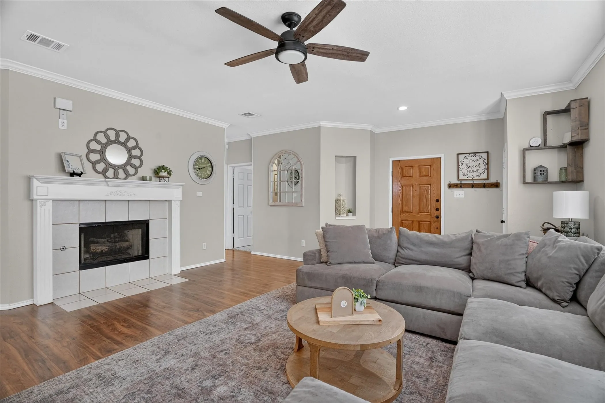 Single Family Residence For Sale in Tarrant County , 8425 Greylock Court, Fort Worth, Texas 76137, 3 Bedroom, 2 Bathroom, 2 Garage spaces, 1,615 Sqft, built in 1999, mls#21387969, Real Estate Agent in Fort Worth, Homes For Sale in Tarrant county, Homes For Sale in Fort Worth, Realtor in Fort Worth Texas, Real Estate Brokerage Independent Realty Texas, Luminita Cordes Realtor