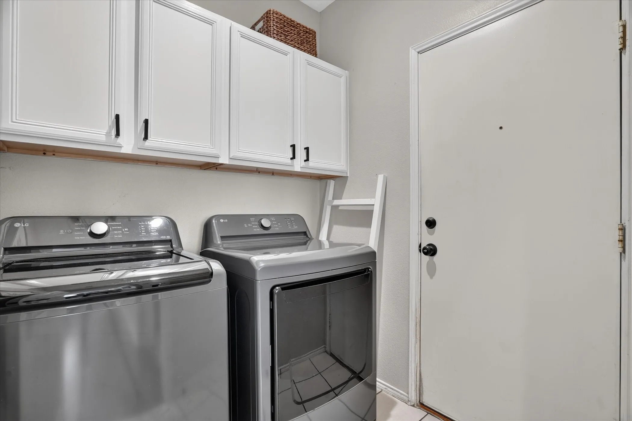 Single Family Residence For Sale in Tarrant County , 8425 Greylock Court, Fort Worth, Texas 76137, 3 Bedroom, 2 Bathroom, 2 Garage spaces, 1,615 Sqft, built in 1999, mls#21387969, Real Estate Agent in Fort Worth, Homes For Sale in Tarrant county, Homes For Sale in Fort Worth, Realtor in Fort Worth Texas, Real Estate Brokerage Independent Realty Texas, Luminita Cordes Realtor