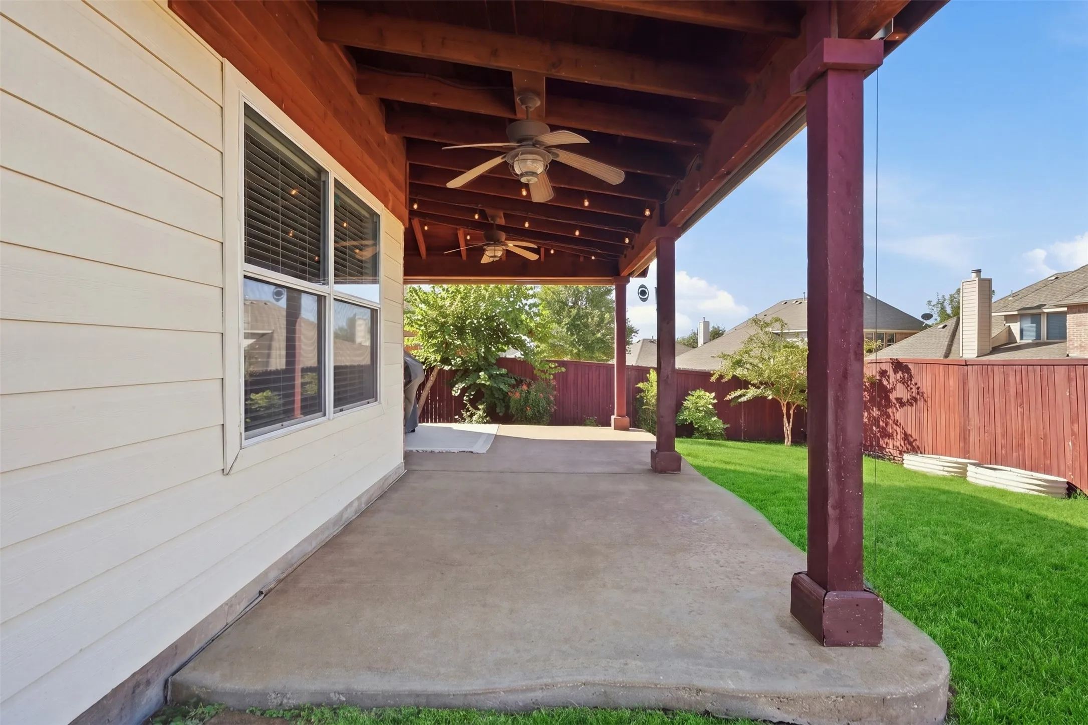 Single Family Residence For Sale in Collin County , 2829 Quarter Horse Lane, Celina, Texas 75009, 4 Bedroom, 2 Bathroom, 2 Garage spaces, 1,941 Sqft, built in 2006, mls#21389834, Real Estate Agent in Celina, Homes For Sale in Collin county, Homes For Sale in Celina, Realtor in Celina Texas, Real Estate Brokerage Independent Realty Texas, Luminita Cordes Realtor