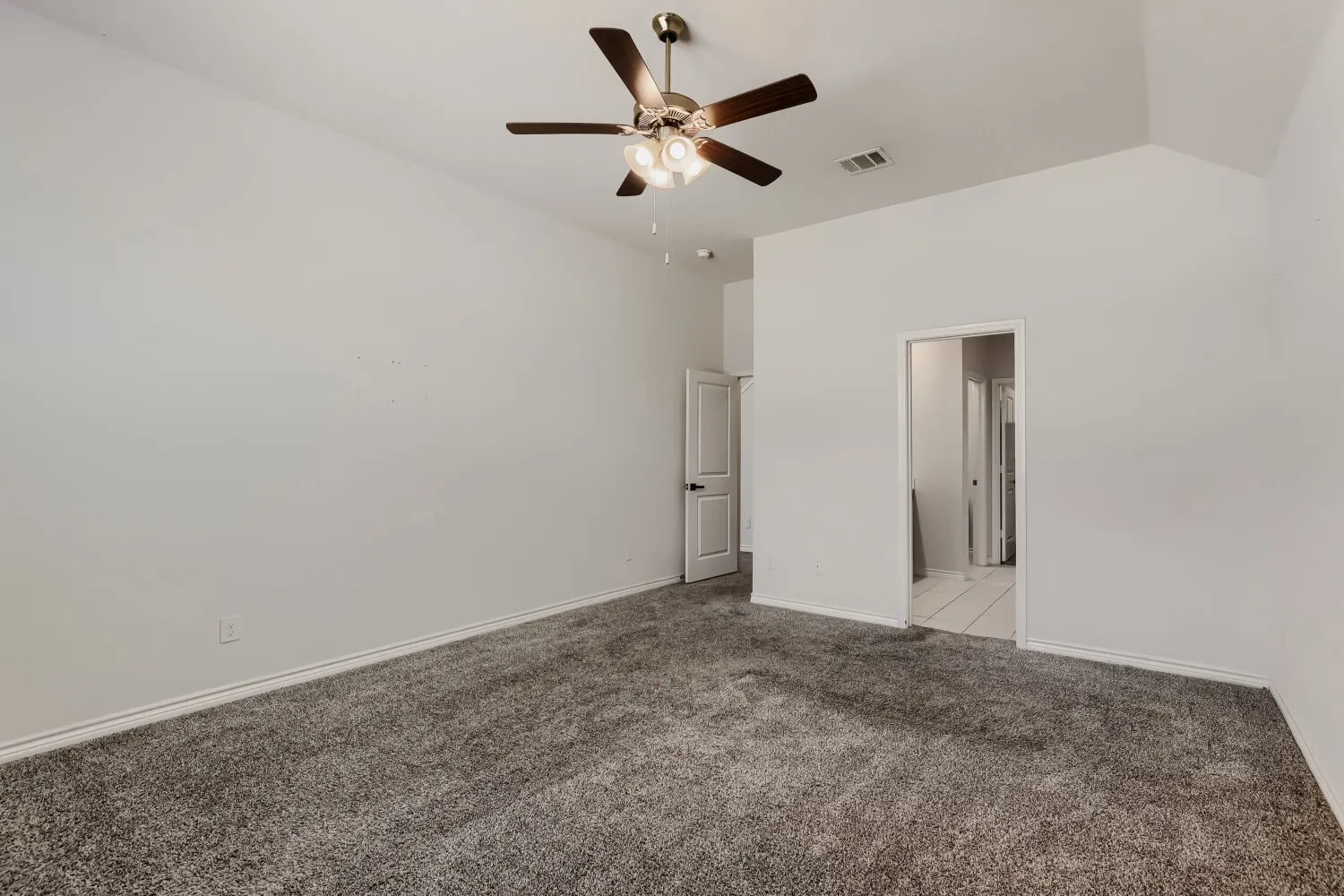 Single Family Residence For Sale in Collin County , 606 Saddle Club Way, Princeton, Texas 75407, 4 Bedroom, 3 Bathroom, 2 Garage spaces, 2,193 Sqft, built in 2019, mls#21388544, Real Estate Agent in Princeton, Homes For Sale in Collin county, Homes For Sale in Princeton, Realtor in Princeton Texas, Real Estate Brokerage Independent Realty Texas, Luminita Cordes Realtor