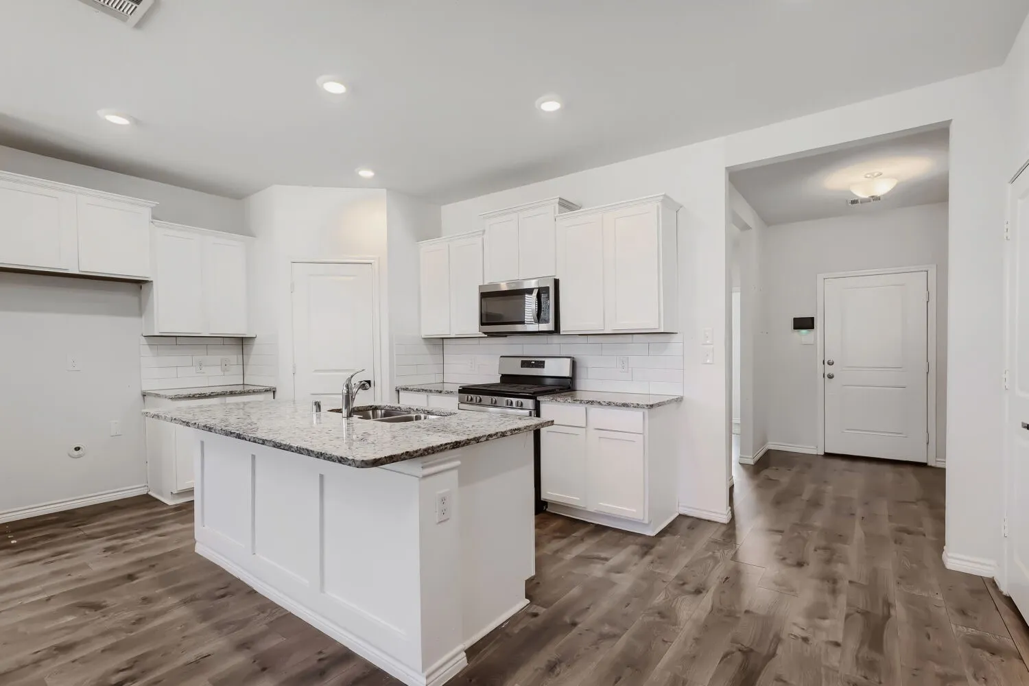 Single Family Residence For Sale in Collin County , 606 Saddle Club Way, Princeton, Texas 75407, 4 Bedroom, 3 Bathroom, 2 Garage spaces, 2,193 Sqft, built in 2019, mls#21388544, Real Estate Agent in Princeton, Homes For Sale in Collin county, Homes For Sale in Princeton, Realtor in Princeton Texas, Real Estate Brokerage Independent Realty Texas, Luminita Cordes Realtor