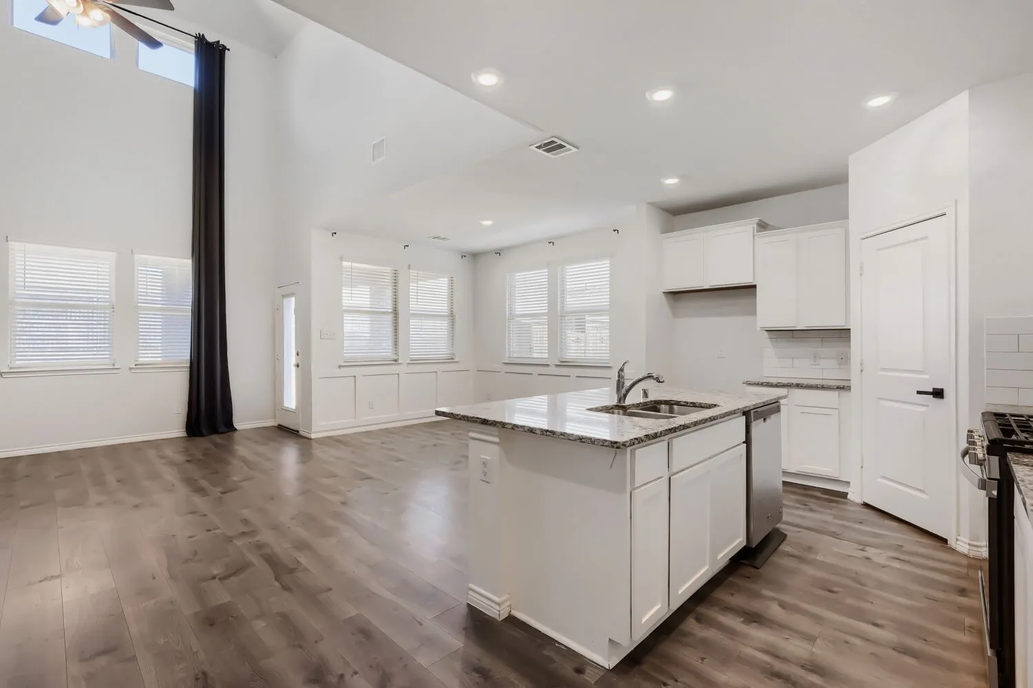 Single Family Residence For Sale in Collin County , 606 Saddle Club Way, Princeton, Texas 75407, 4 Bedroom, 3 Bathroom, 2 Garage spaces, 2,193 Sqft, built in 2019, mls#21388544, Real Estate Agent in Princeton, Homes For Sale in Collin county, Homes For Sale in Princeton, Realtor in Princeton Texas, Real Estate Brokerage Independent Realty Texas, Luminita Cordes Realtor