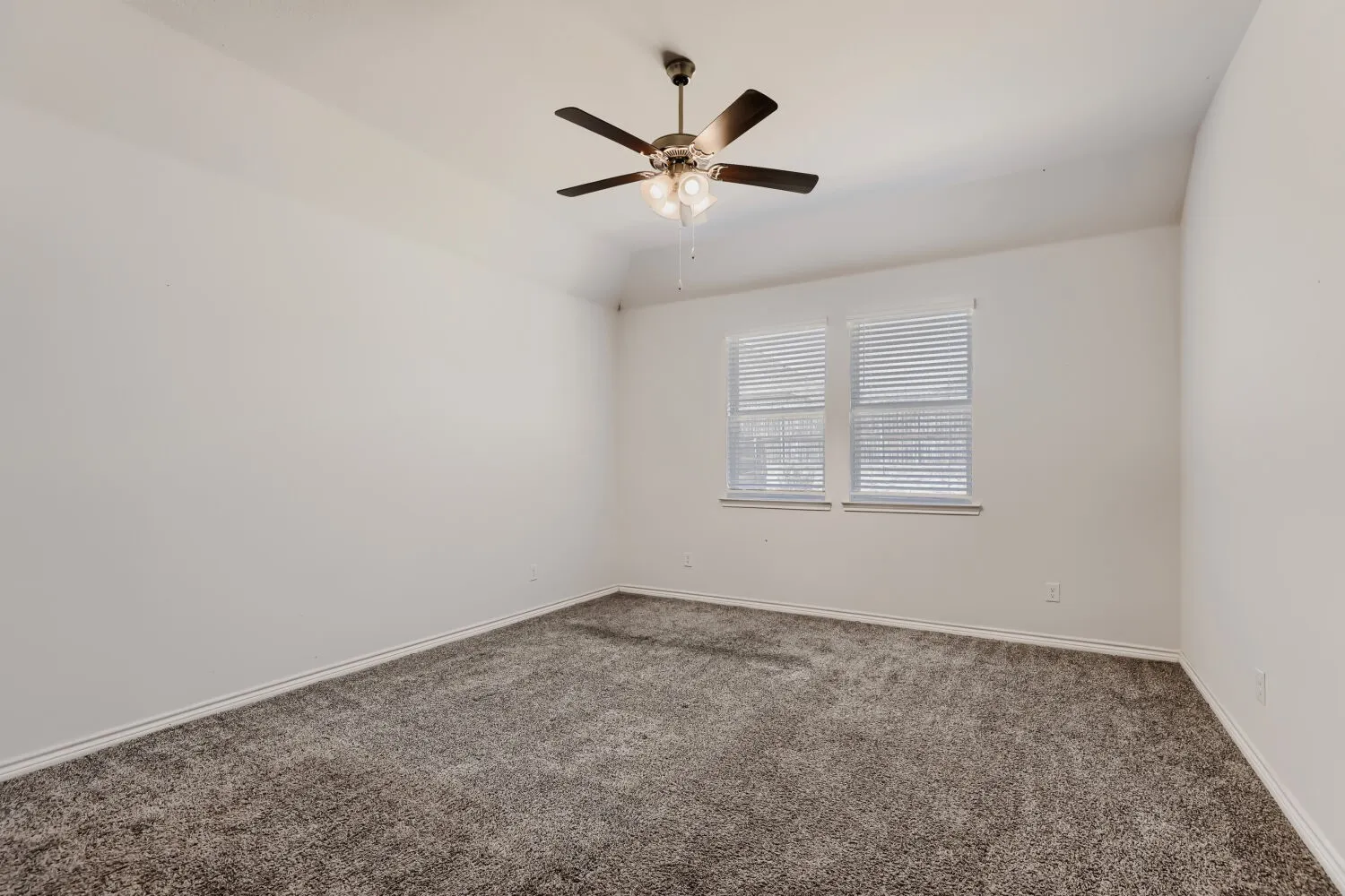 Single Family Residence For Sale in Collin County , 606 Saddle Club Way, Princeton, Texas 75407, 4 Bedroom, 3 Bathroom, 2 Garage spaces, 2,193 Sqft, built in 2019, mls#21388544, Real Estate Agent in Princeton, Homes For Sale in Collin county, Homes For Sale in Princeton, Realtor in Princeton Texas, Real Estate Brokerage Independent Realty Texas, Luminita Cordes Realtor