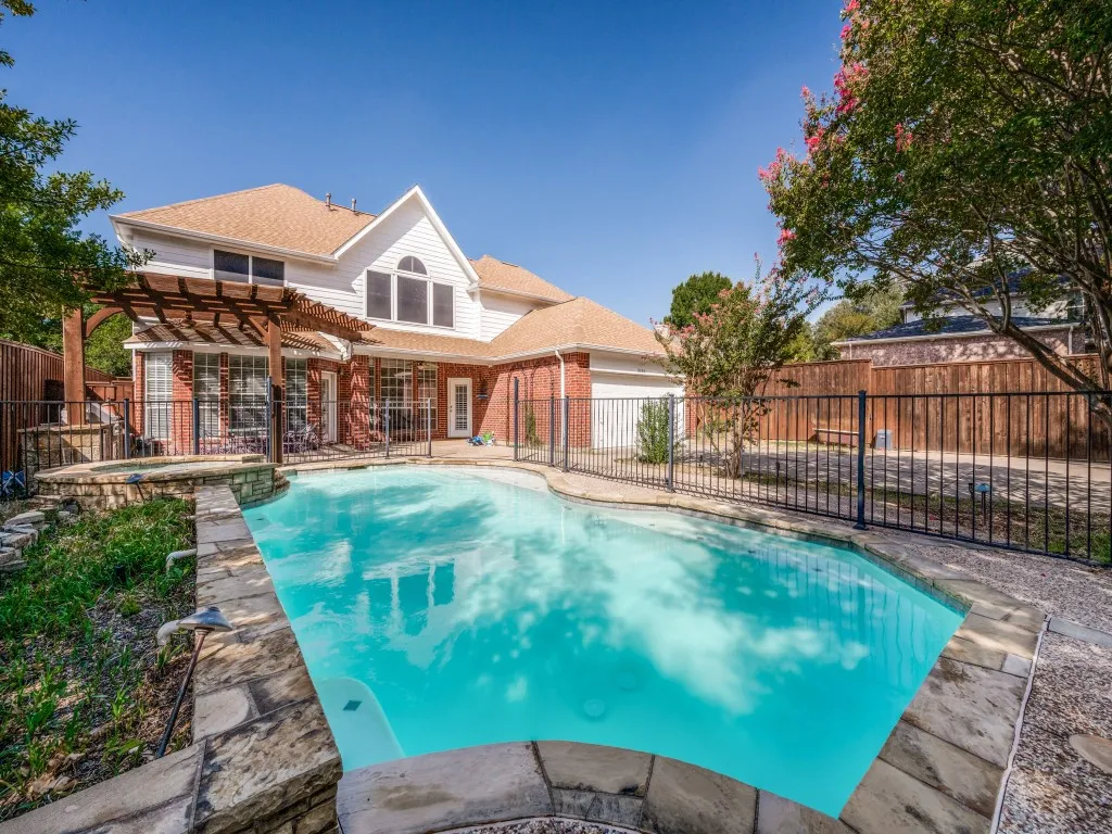 Single Family Residence For Sale in Collin County , 8508 High Meadows Drive, Plano, Texas 75025, 4 Bedroom, 4 Bathroom, 2 Garage spaces, 3,449 Sqft, built in 1997, mls#21389381, Real Estate Agent in Plano, Homes For Sale in Collin county, Homes For Sale in Plano, Realtor in Plano Texas, Real Estate Brokerage Independent Realty Texas, Luminita Cordes Realtor