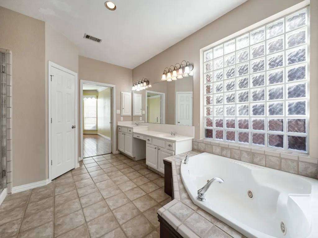 Single Family Residence For Sale in Collin County , 8508 High Meadows Drive, Plano, Texas 75025, 4 Bedroom, 4 Bathroom, 2 Garage spaces, 3,449 Sqft, built in 1997, mls#21389381, Real Estate Agent in Plano, Homes For Sale in Collin county, Homes For Sale in Plano, Realtor in Plano Texas, Real Estate Brokerage Independent Realty Texas, Luminita Cordes Realtor