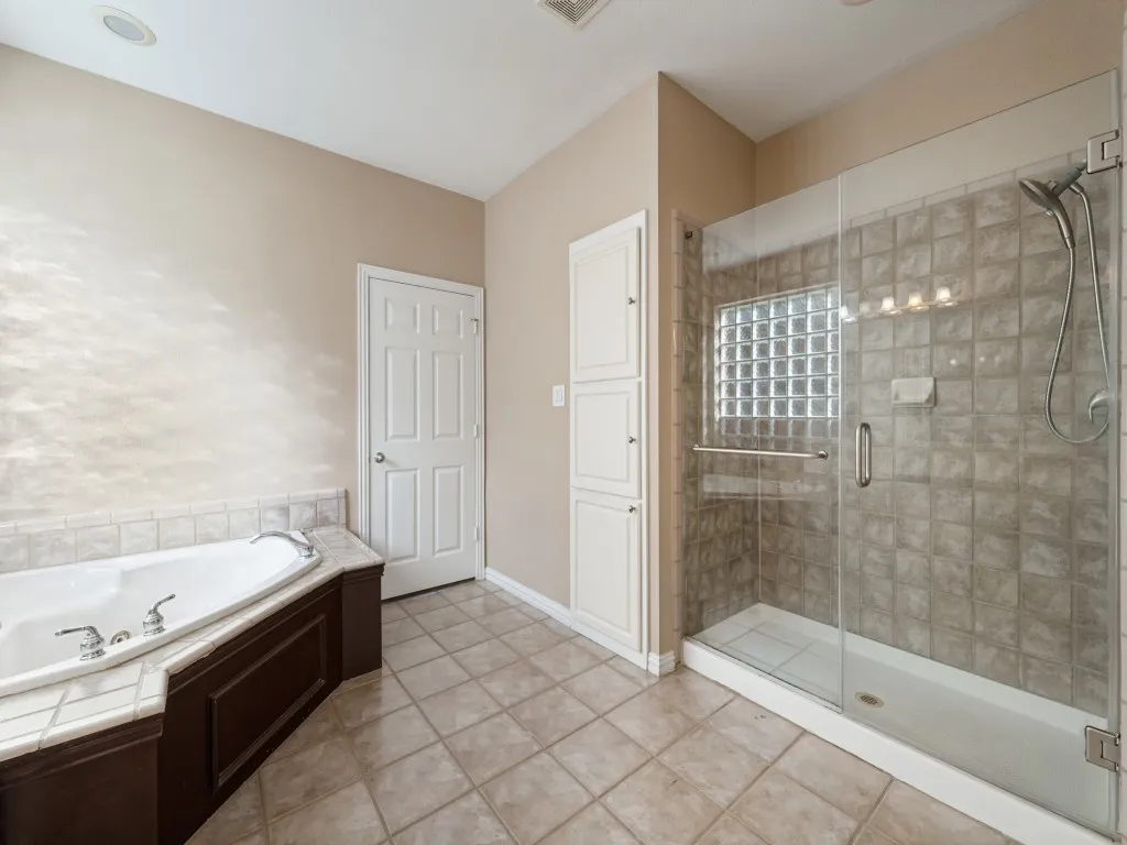 Single Family Residence For Sale in Collin County , 8508 High Meadows Drive, Plano, Texas 75025, 4 Bedroom, 4 Bathroom, 2 Garage spaces, 3,449 Sqft, built in 1997, mls#21389381, Real Estate Agent in Plano, Homes For Sale in Collin county, Homes For Sale in Plano, Realtor in Plano Texas, Real Estate Brokerage Independent Realty Texas, Luminita Cordes Realtor