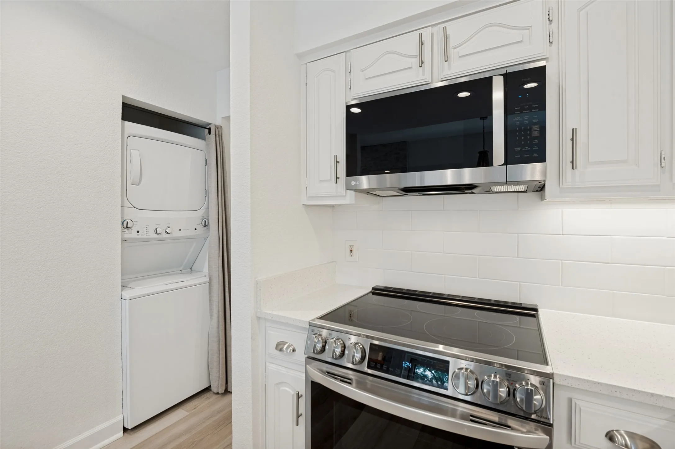 Condominium For Sale in Dallas County , 5100 Verde Valley Lane 139, Dallas, Texas 75254, 1 Bedroom, 2 Bathroom, Garage spaces, 985 Sqft, built in 1982, mls#21388161, Real Estate Agent in Dallas, Homes For Sale in Dallas county, Homes For Sale in Dallas, Realtor in Dallas Texas, Real Estate Brokerage Independent Realty Texas, Luminita Cordes Realtor