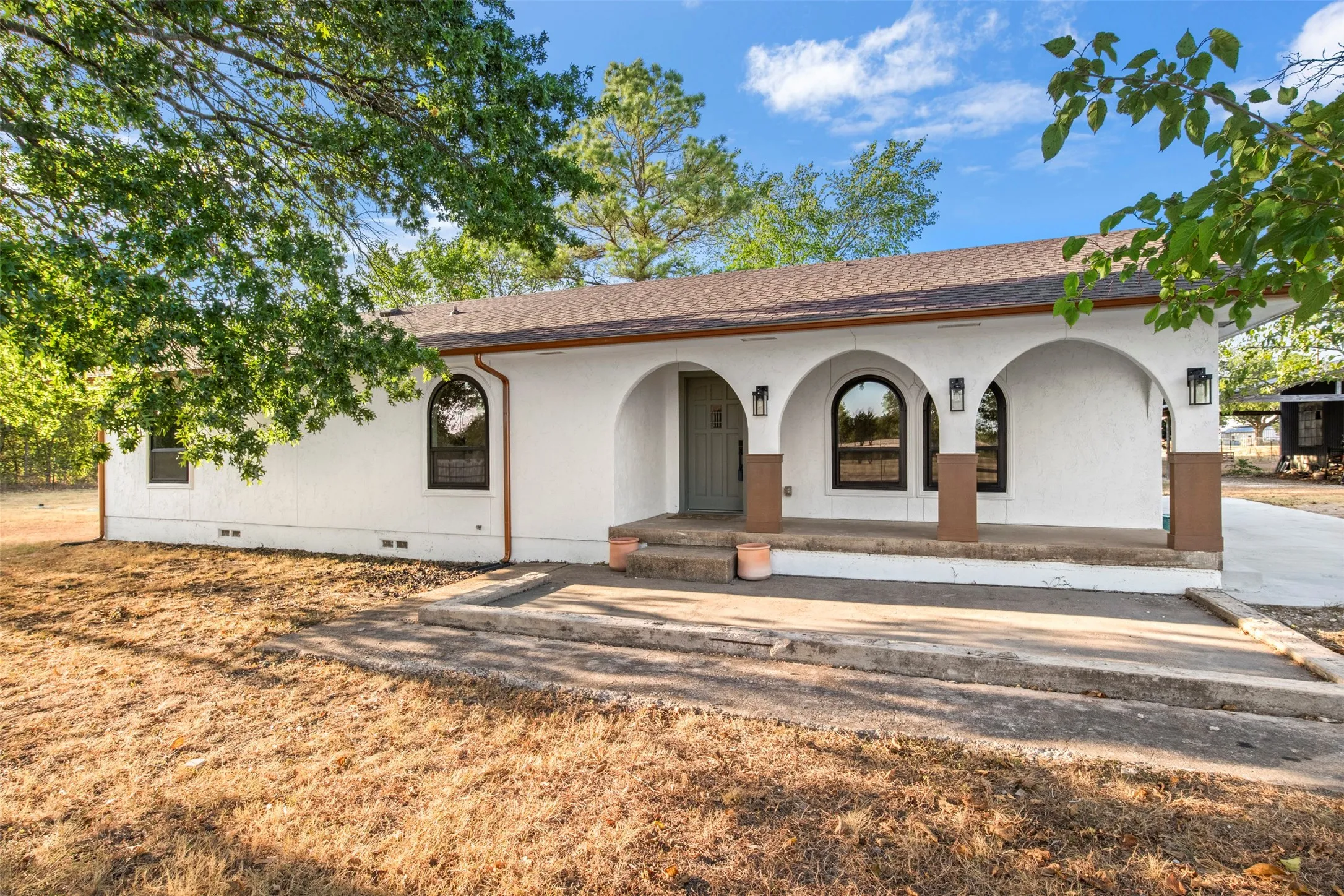 Single Family Residence For Sale in Ellis County , 360 Rockett Lane, Pecan Hill, Texas 75154, 3 Bedroom, 3 Bathroom, Garage spaces, 1,663 Sqft, built in 1960, mls#21388526, Real Estate Agent in Pecan Hill, Homes For Sale in Ellis county, Homes For Sale in Pecan Hill, Realtor in Pecan Hill Texas, Real Estate Brokerage Independent Realty Texas, Luminita Cordes Realtor