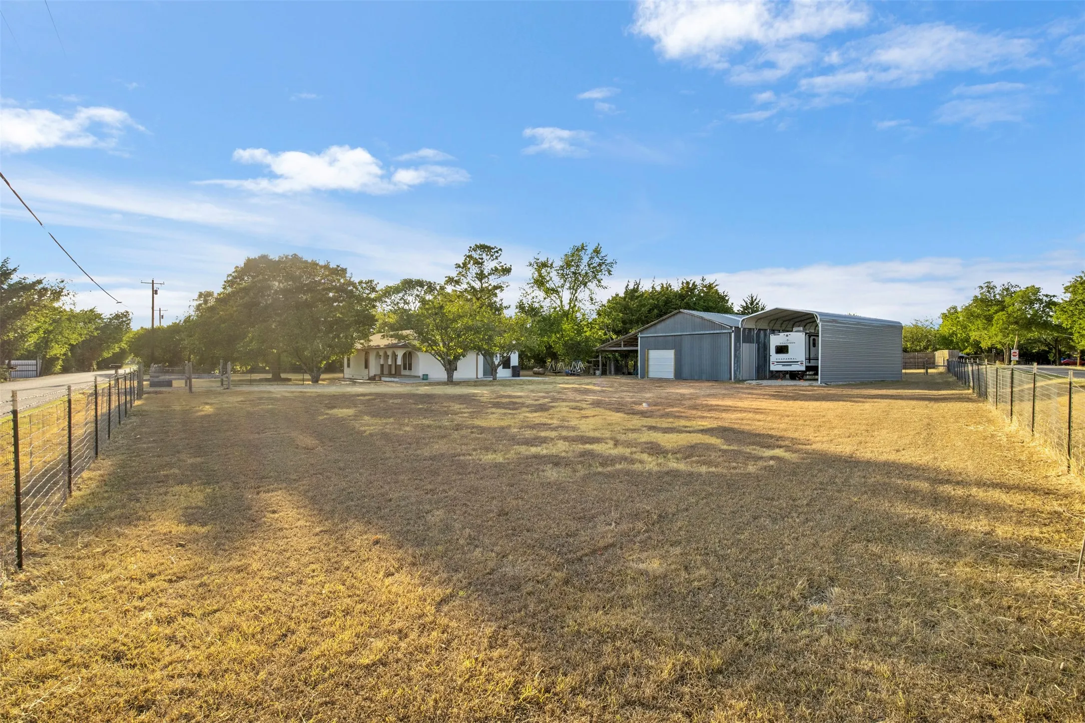 Single Family Residence For Sale in Ellis County , 360 Rockett Lane, Pecan Hill, Texas 75154, 3 Bedroom, 3 Bathroom, Garage spaces, 1,663 Sqft, built in 1960, mls#21388526, Real Estate Agent in Pecan Hill, Homes For Sale in Ellis county, Homes For Sale in Pecan Hill, Realtor in Pecan Hill Texas, Real Estate Brokerage Independent Realty Texas, Luminita Cordes Realtor
