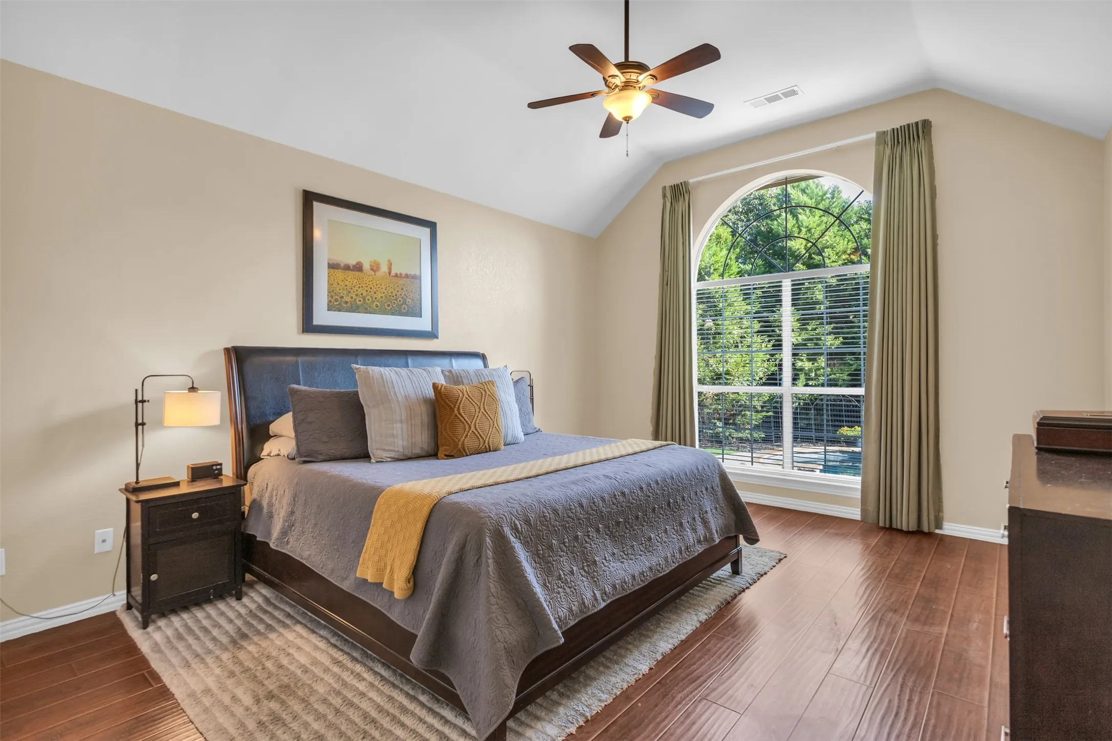 Single Family Residence For Sale in Collin County , 5108 Raincrest Drive, Mc Kinney, Texas 75071, 4 Bedroom, 3 Bathroom, 2 Garage spaces, 2,815 Sqft, built in 1999, mls#21389719, Real Estate Agent in Mc Kinney, Homes For Sale in Collin county, Homes For Sale in Mc Kinney, Realtor in Mc Kinney Texas, Real Estate Brokerage Independent Realty Texas, Luminita Cordes Realtor