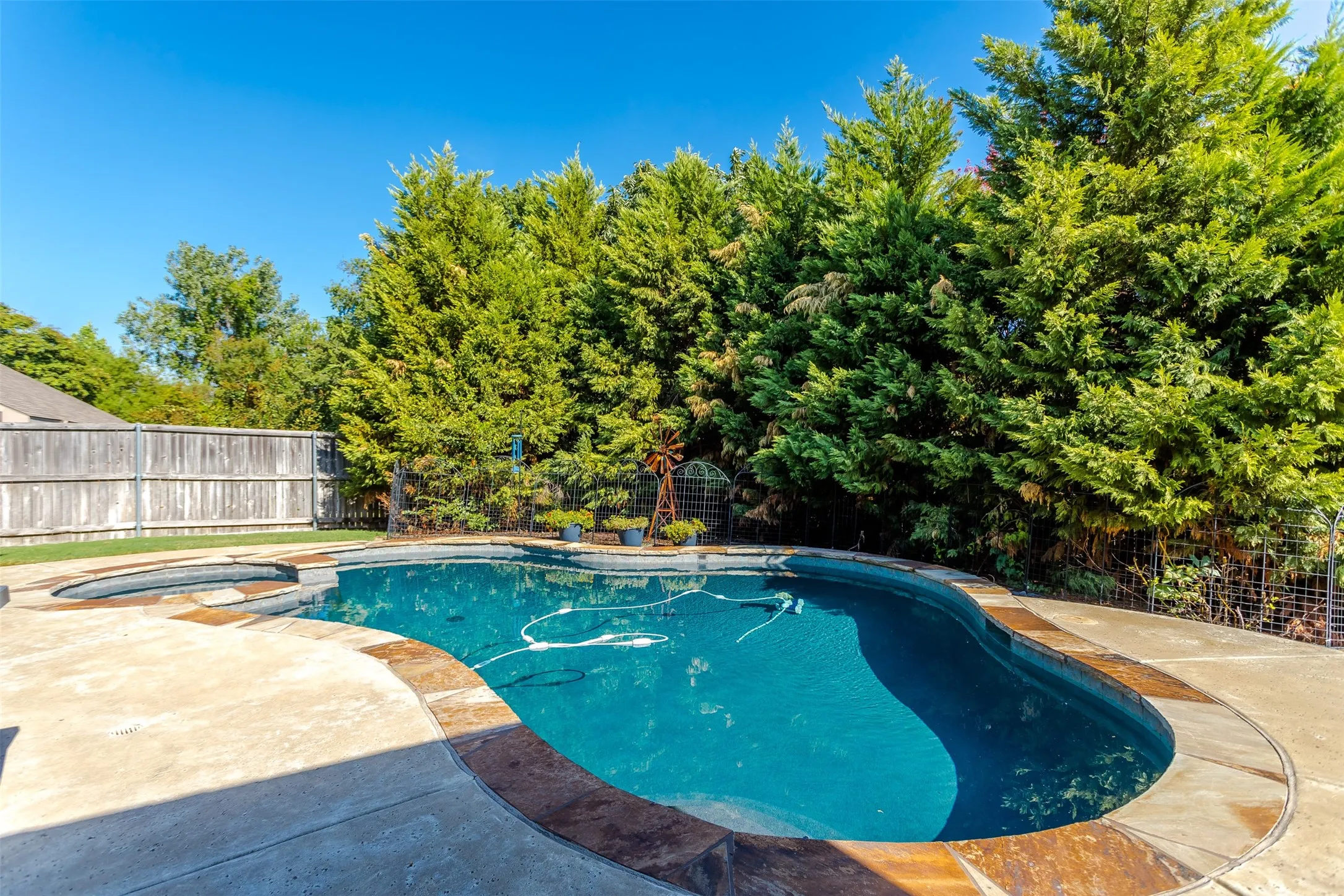 Single Family Residence For Sale in Collin County , 5108 Raincrest Drive, Mc Kinney, Texas 75071, 4 Bedroom, 3 Bathroom, 2 Garage spaces, 2,815 Sqft, built in 1999, mls#21389719, Real Estate Agent in Mc Kinney, Homes For Sale in Collin county, Homes For Sale in Mc Kinney, Realtor in Mc Kinney Texas, Real Estate Brokerage Independent Realty Texas, Luminita Cordes Realtor