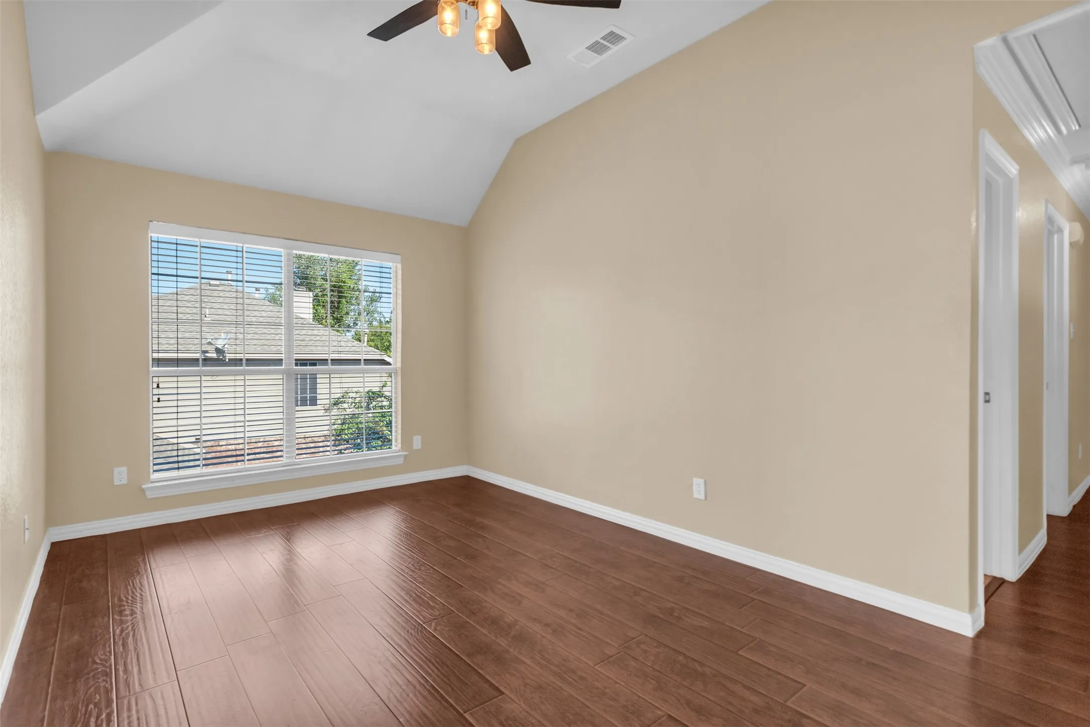 Single Family Residence For Sale in Collin County , 5108 Raincrest Drive, Mc Kinney, Texas 75071, 4 Bedroom, 3 Bathroom, 2 Garage spaces, 2,815 Sqft, built in 1999, mls#21389719, Real Estate Agent in Mc Kinney, Homes For Sale in Collin county, Homes For Sale in Mc Kinney, Realtor in Mc Kinney Texas, Real Estate Brokerage Independent Realty Texas, Luminita Cordes Realtor