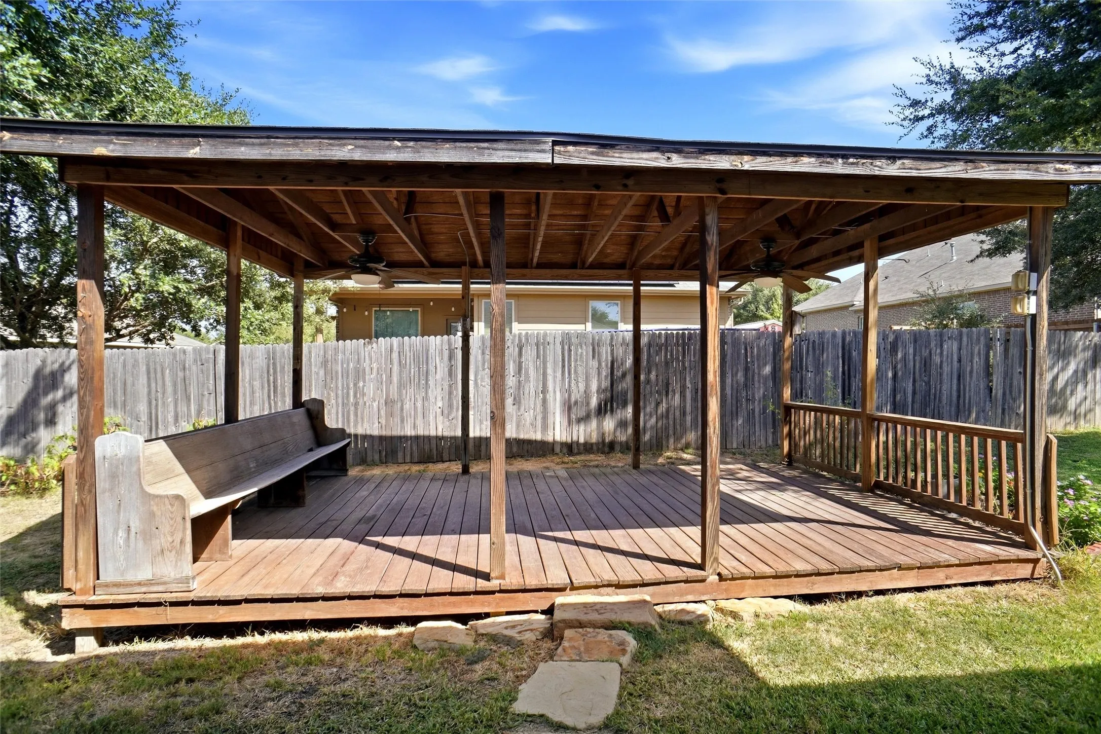 Single Family Residence For Sale in Tarrant County , 1221 Glenwood Drive, Azle, Texas 76020, 3 Bedroom, 2 Bathroom, 2 Garage spaces, 1,802 Sqft, built in 2015, mls#21389820, Real Estate Agent in Azle, Homes For Sale in Tarrant county, Homes For Sale in Azle, Realtor in Azle Texas, Real Estate Brokerage Independent Realty Texas, Luminita Cordes Realtor