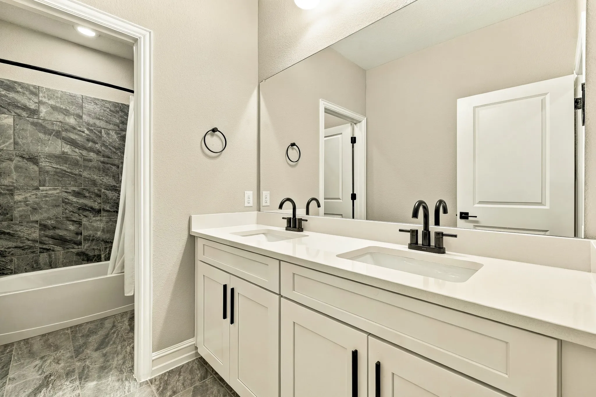 Single Family Residence For Sale in Collin County , 3628 Lillian Court, Celina, Texas 75009, 4 Bedroom, 3 Bathroom, 2 Garage spaces, 3,272 Sqft, built in 2021, mls#21388702, Real Estate Agent in Celina, Homes For Sale in Collin county, Homes For Sale in Celina, Realtor in Celina Texas, Real Estate Brokerage Independent Realty Texas, Luminita Cordes Realtor