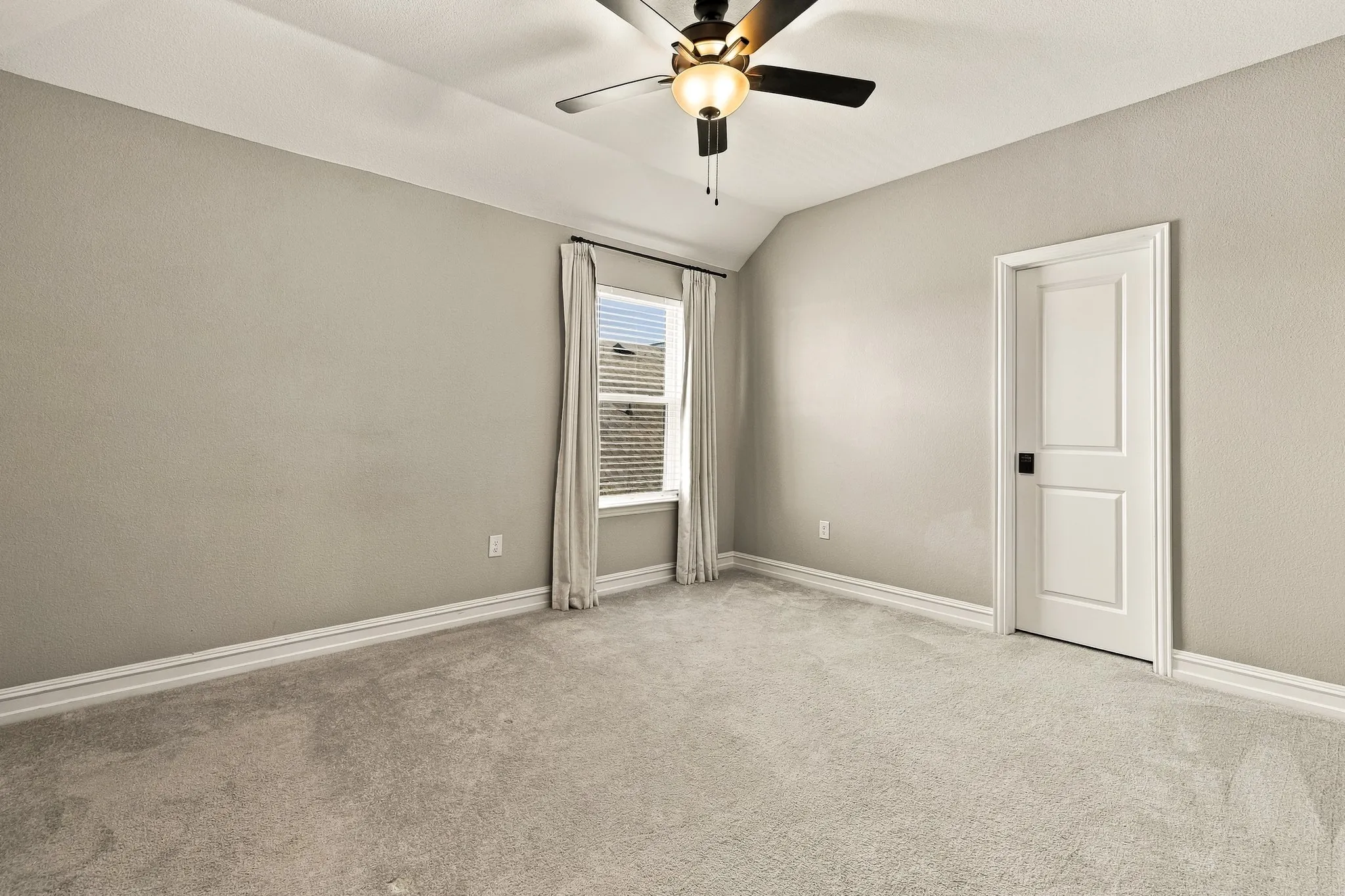 Single Family Residence For Sale in Collin County , 3628 Lillian Court, Celina, Texas 75009, 4 Bedroom, 3 Bathroom, 2 Garage spaces, 3,272 Sqft, built in 2021, mls#21388702, Real Estate Agent in Celina, Homes For Sale in Collin county, Homes For Sale in Celina, Realtor in Celina Texas, Real Estate Brokerage Independent Realty Texas, Luminita Cordes Realtor