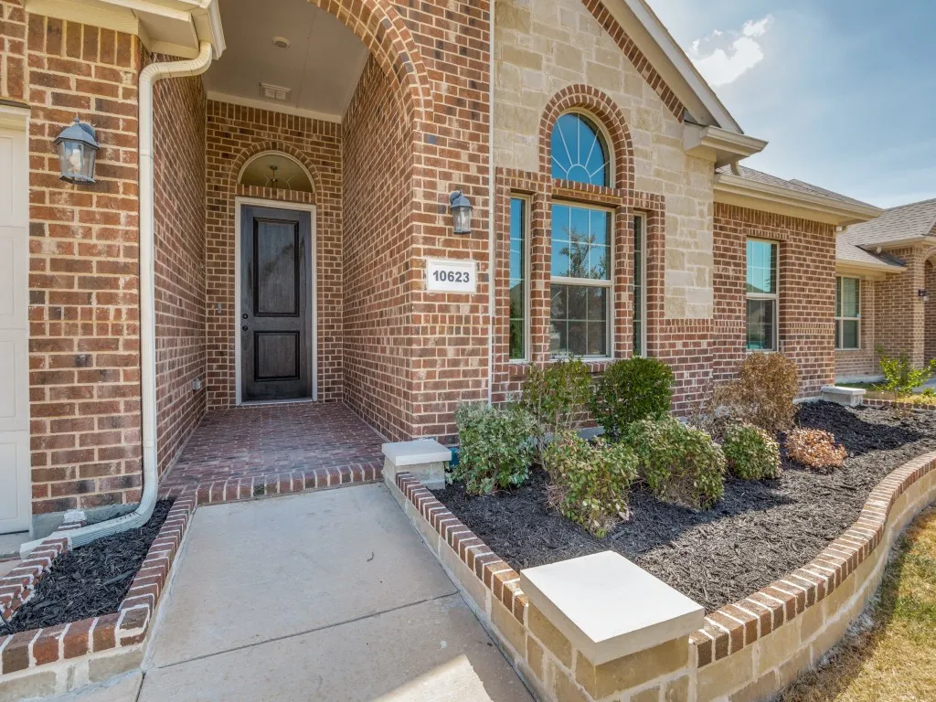 Single Family Residence For Sale in Ellis County , 10623 Cherry Tree Way, Grand Prairie, Texas 76065, 4 Bedroom, 2 Bathroom, 2 Garage spaces, 1,961 Sqft, built in 2022, mls#21389752, Real Estate Agent in Grand Prairie, Homes For Sale in Ellis county, Homes For Sale in Grand Prairie, Realtor in Grand Prairie Texas, Real Estate Brokerage Independent Realty Texas, Luminita Cordes Realtor