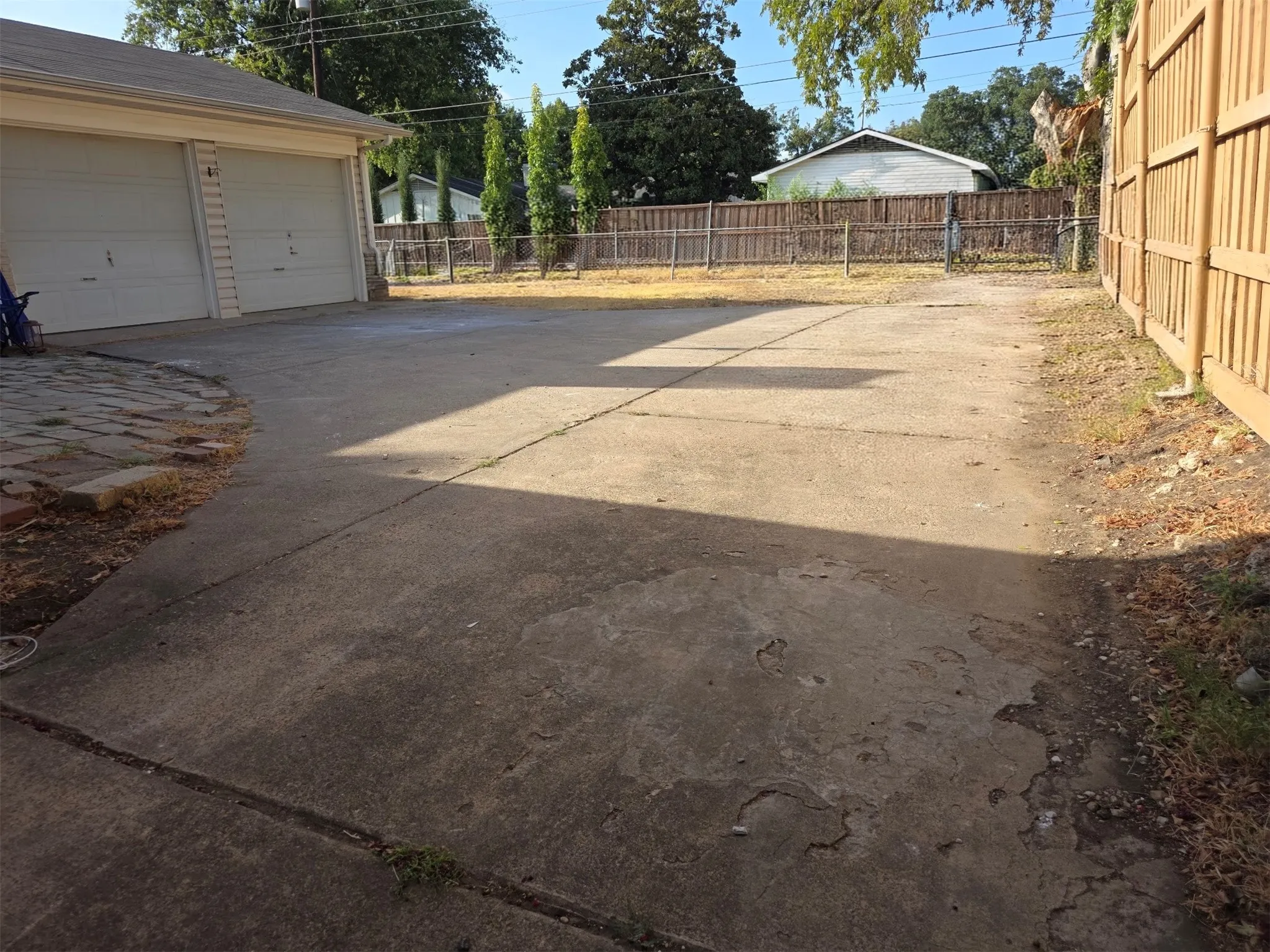 Single Family Residence For Rent in Dallas County , 714 Timberlake Circle, Richardson, Texas 75080, 4 Bedroom, 2 Bathroom, 2 Garage spaces, 1,600 Sqft, built in 1961, mls#21389835, Real Estate Agent in Richardson, Homes For Rent in Dallas county, Homes For Rent in Richardson, Realtor in Richardson Texas, Real Estate Brokerage Independent Realty Texas, Luminita Cordes Realtor