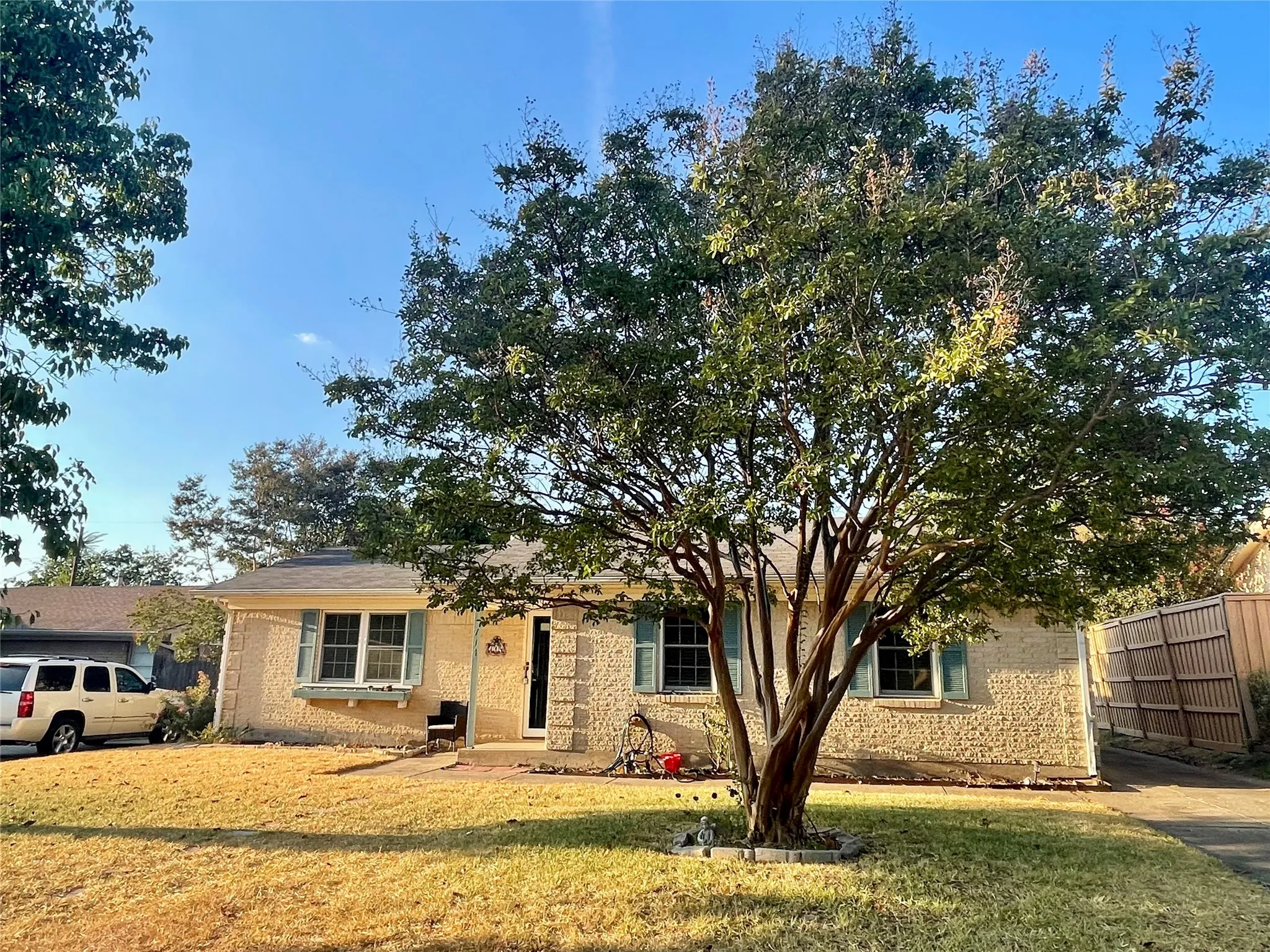 Single Family Residence For Rent in Dallas County , 714 Timberlake Circle, Richardson, Texas 75080, 4 Bedroom, 2 Bathroom, 2 Garage spaces, 1,600 Sqft, built in 1961, mls#21389835, Real Estate Agent in Richardson, Homes For Rent in Dallas county, Homes For Rent in Richardson, Realtor in Richardson Texas, Real Estate Brokerage Independent Realty Texas, Luminita Cordes Realtor