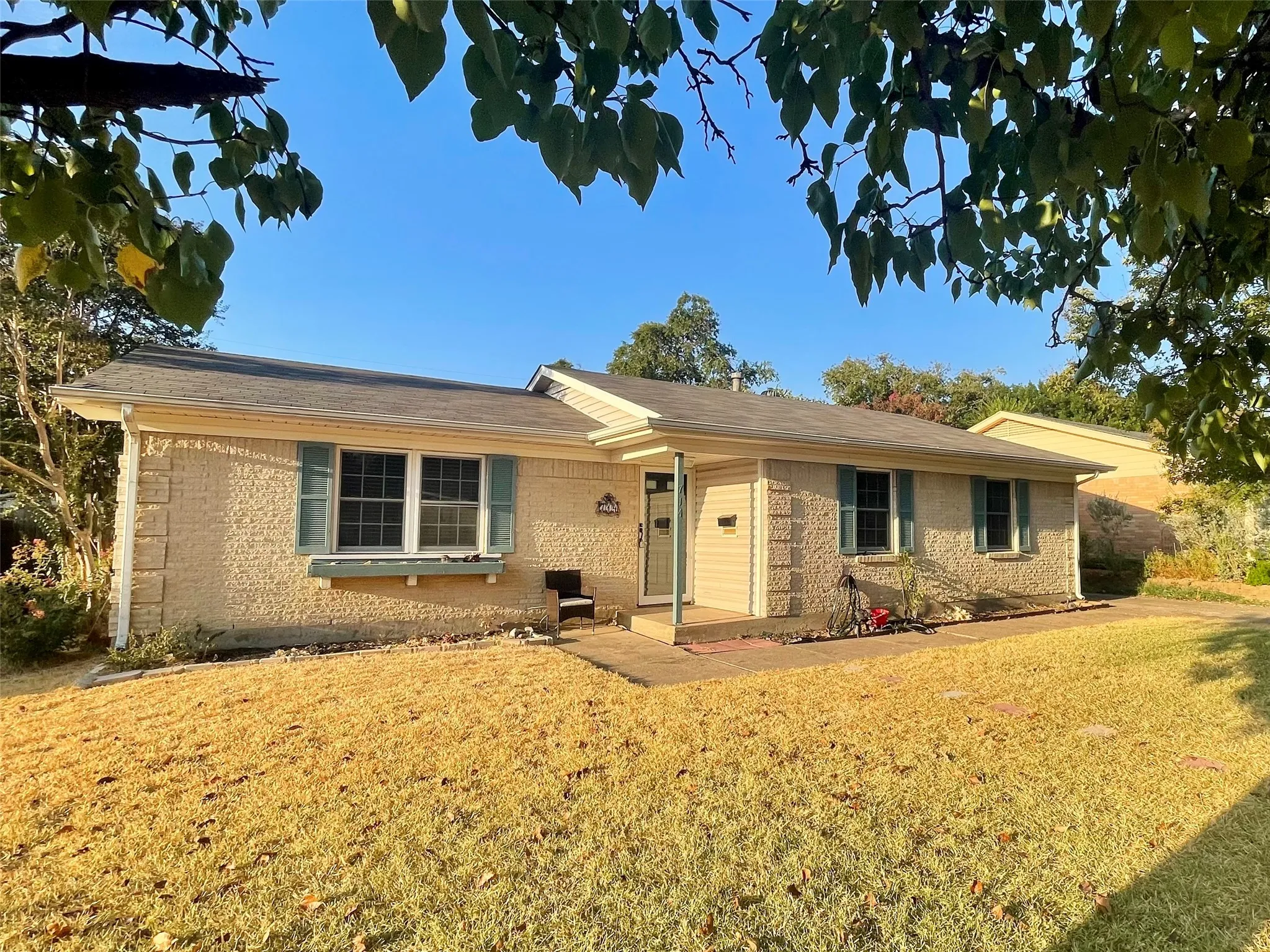 Single Family Residence For Rent in Dallas County , 714 Timberlake Circle, Richardson, Texas 75080, 4 Bedroom, 2 Bathroom, 2 Garage spaces, 1,600 Sqft, built in 1961, mls#21389835, Real Estate Agent in Richardson, Homes For Rent in Dallas county, Homes For Rent in Richardson, Realtor in Richardson Texas, Real Estate Brokerage Independent Realty Texas, Luminita Cordes Realtor