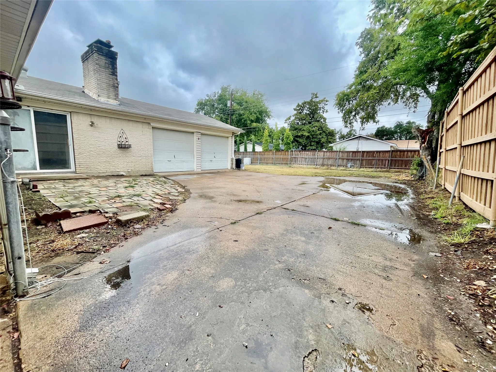 Single Family Residence For Rent in Dallas County , 714 Timberlake Circle, Richardson, Texas 75080, 4 Bedroom, 2 Bathroom, 2 Garage spaces, 1,600 Sqft, built in 1961, mls#21389835, Real Estate Agent in Richardson, Homes For Rent in Dallas county, Homes For Rent in Richardson, Realtor in Richardson Texas, Real Estate Brokerage Independent Realty Texas, Luminita Cordes Realtor