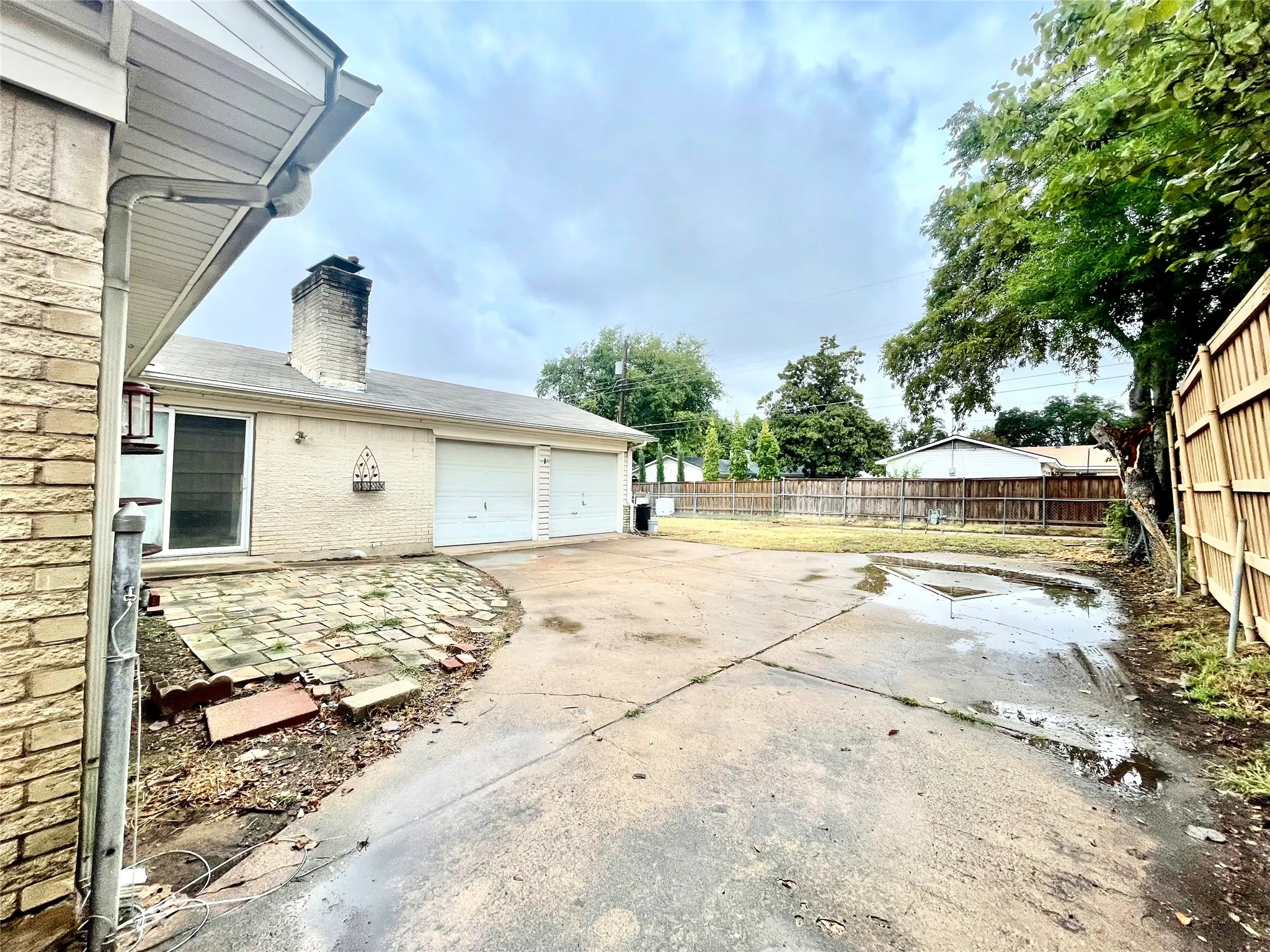 Single Family Residence For Rent in Dallas County , 714 Timberlake Circle, Richardson, Texas 75080, 4 Bedroom, 2 Bathroom, 2 Garage spaces, 1,600 Sqft, built in 1961, mls#21389835, Real Estate Agent in Richardson, Homes For Rent in Dallas county, Homes For Rent in Richardson, Realtor in Richardson Texas, Real Estate Brokerage Independent Realty Texas, Luminita Cordes Realtor