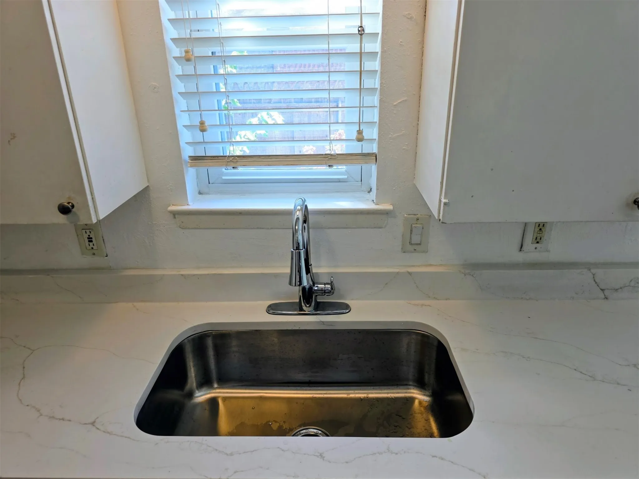 Single Family Residence For Rent in Dallas County , 714 Timberlake Circle, Richardson, Texas 75080, 4 Bedroom, 2 Bathroom, 2 Garage spaces, 1,600 Sqft, built in 1961, mls#21389835, Real Estate Agent in Richardson, Homes For Rent in Dallas county, Homes For Rent in Richardson, Realtor in Richardson Texas, Real Estate Brokerage Independent Realty Texas, Luminita Cordes Realtor