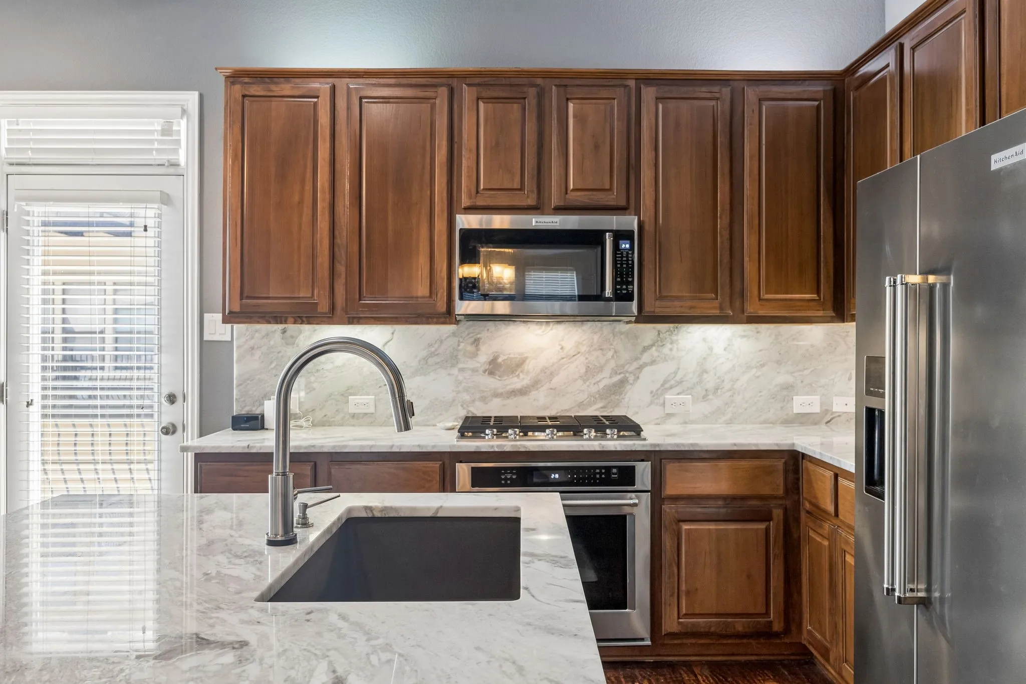Townhouse For Sale in Collin County , 5740 Robbie Road, Plano, Texas 75024, 3 Bedroom, 3 Bathroom, 2 Garage spaces, 1,556 Sqft, built in 2006, mls#21389850, Real Estate Agent in Plano, Homes For Sale in Collin county, Homes For Sale in Plano, Realtor in Plano Texas, Real Estate Brokerage Independent Realty Texas, Luminita Cordes Realtor