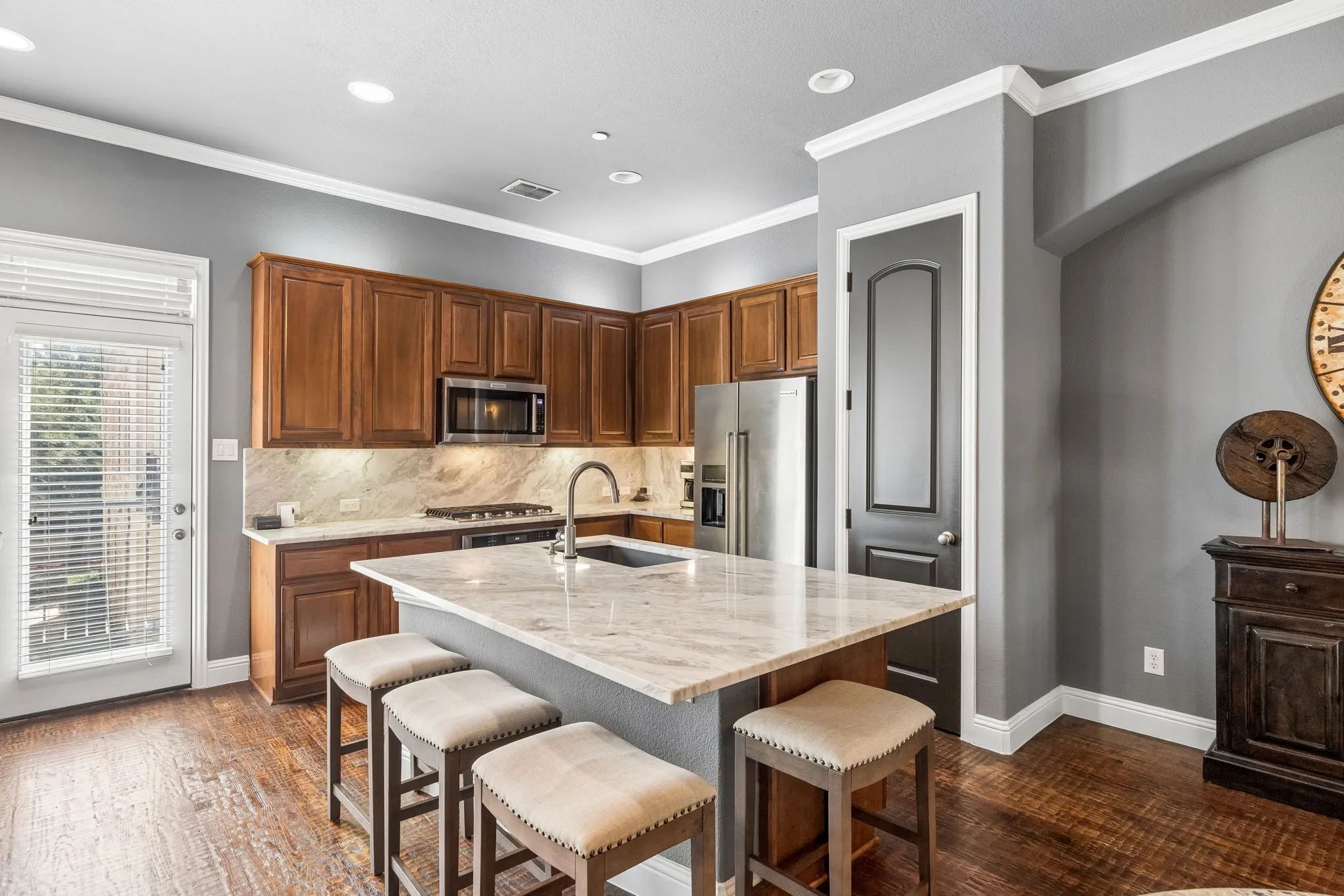 Townhouse For Sale in Collin County , 5740 Robbie Road, Plano, Texas 75024, 3 Bedroom, 3 Bathroom, 2 Garage spaces, 1,556 Sqft, built in 2006, mls#21389850, Real Estate Agent in Plano, Homes For Sale in Collin county, Homes For Sale in Plano, Realtor in Plano Texas, Real Estate Brokerage Independent Realty Texas, Luminita Cordes Realtor