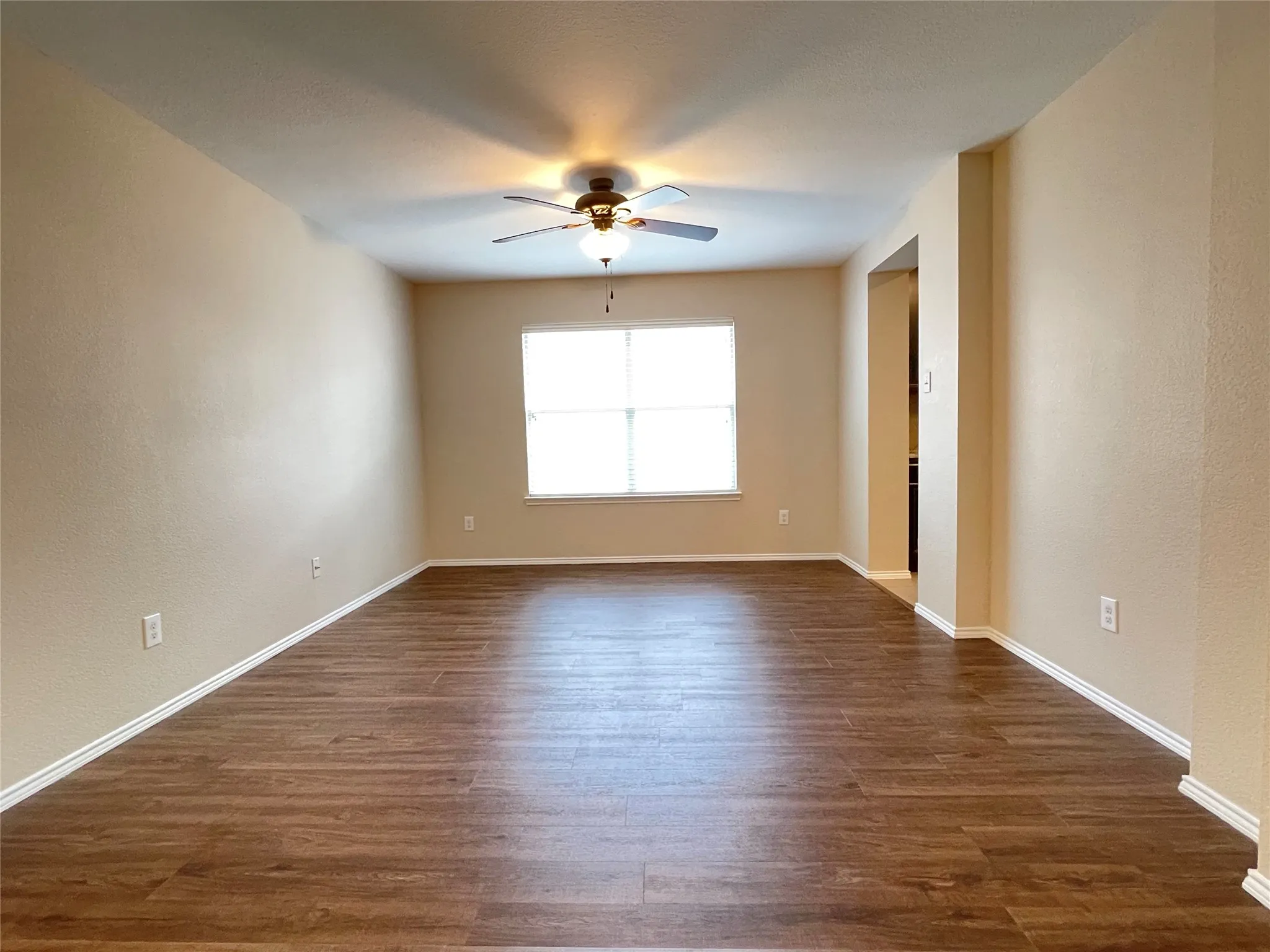 Single Family Residence For Rent in Denton County , 5921 Snow Creek Drive, The Colony, Texas 75056, 3 Bedroom, 3 Bathroom, 2 Garage spaces, 2,064 Sqft, built in 2009, mls#21389854, Real Estate Agent in The Colony, Homes For Rent in Denton county, Homes For Rent in The Colony, Realtor in The Colony Texas, Real Estate Brokerage Independent Realty Texas, Luminita Cordes Realtor