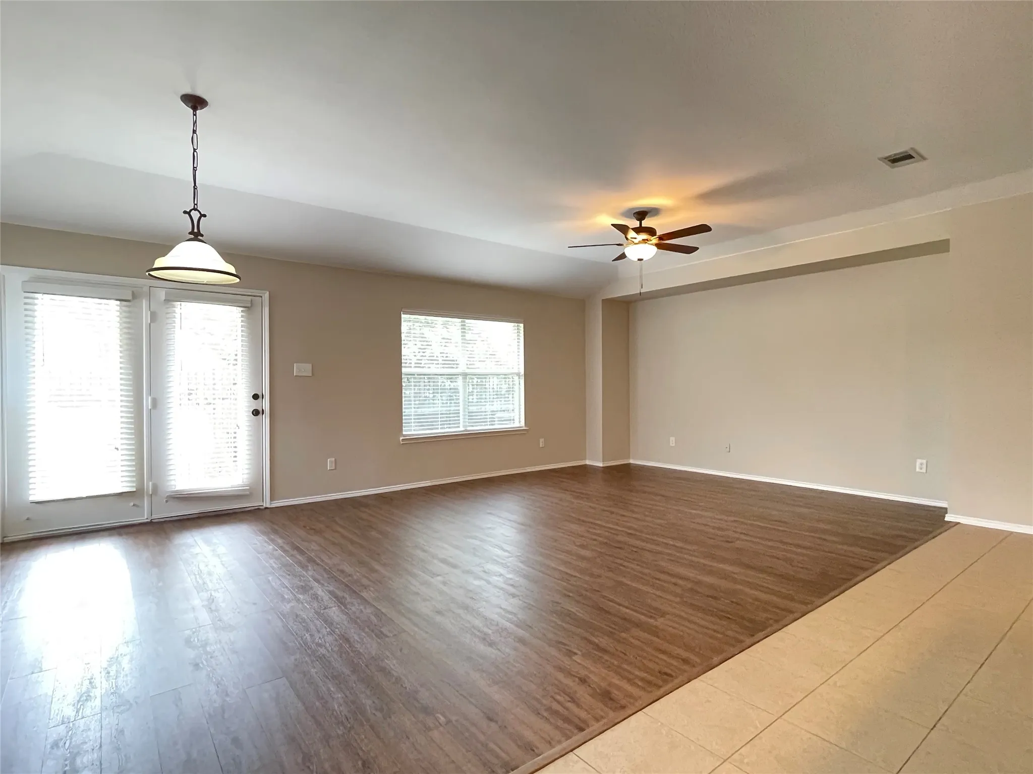 Single Family Residence For Rent in Denton County , 5921 Snow Creek Drive, The Colony, Texas 75056, 3 Bedroom, 3 Bathroom, 2 Garage spaces, 2,064 Sqft, built in 2009, mls#21389854, Real Estate Agent in The Colony, Homes For Rent in Denton county, Homes For Rent in The Colony, Realtor in The Colony Texas, Real Estate Brokerage Independent Realty Texas, Luminita Cordes Realtor