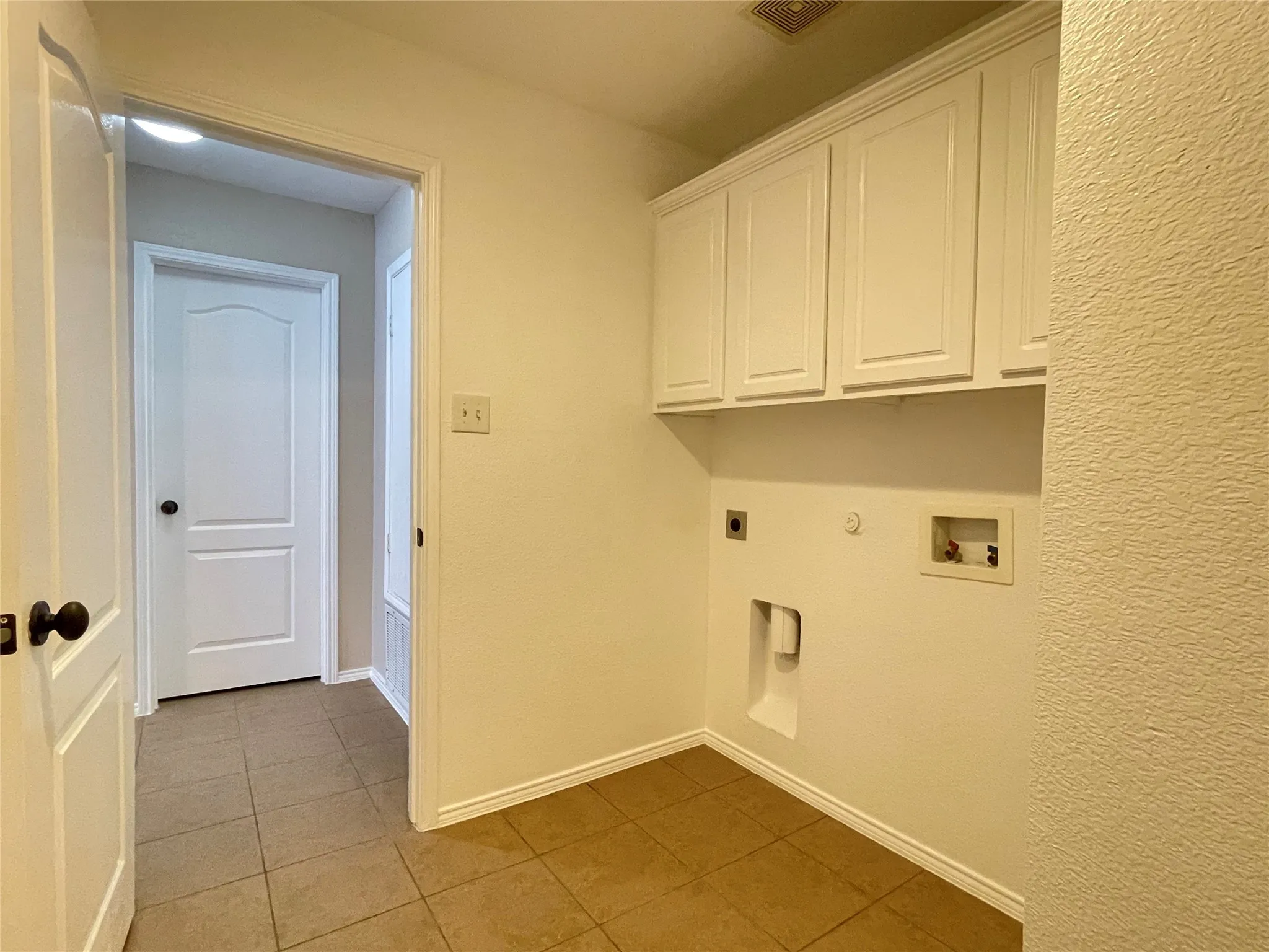 Single Family Residence For Rent in Denton County , 5921 Snow Creek Drive, The Colony, Texas 75056, 3 Bedroom, 3 Bathroom, 2 Garage spaces, 2,064 Sqft, built in 2009, mls#21389854, Real Estate Agent in The Colony, Homes For Rent in Denton county, Homes For Rent in The Colony, Realtor in The Colony Texas, Real Estate Brokerage Independent Realty Texas, Luminita Cordes Realtor