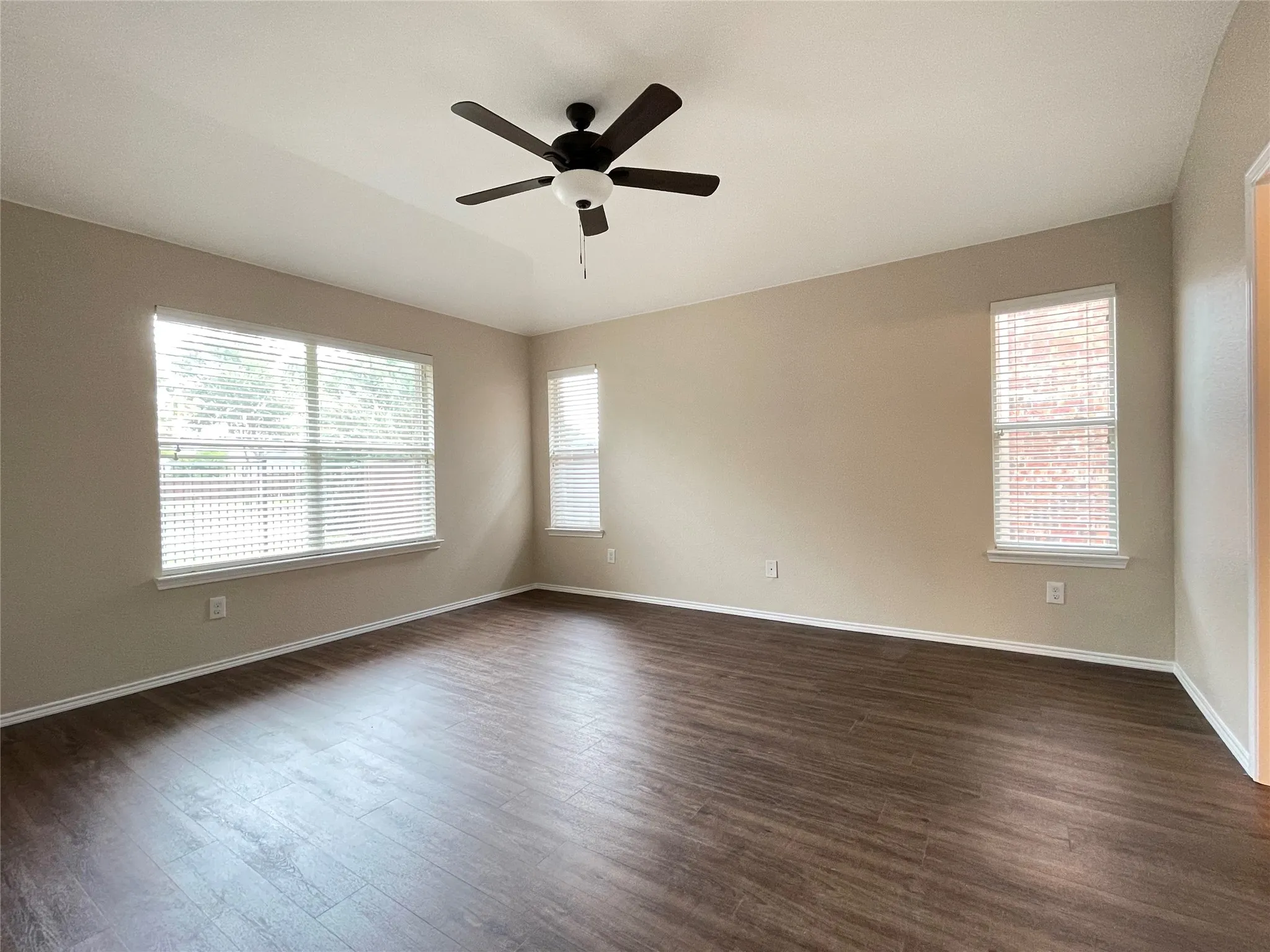 Single Family Residence For Rent in Denton County , 5921 Snow Creek Drive, The Colony, Texas 75056, 3 Bedroom, 3 Bathroom, 2 Garage spaces, 2,064 Sqft, built in 2009, mls#21389854, Real Estate Agent in The Colony, Homes For Rent in Denton county, Homes For Rent in The Colony, Realtor in The Colony Texas, Real Estate Brokerage Independent Realty Texas, Luminita Cordes Realtor