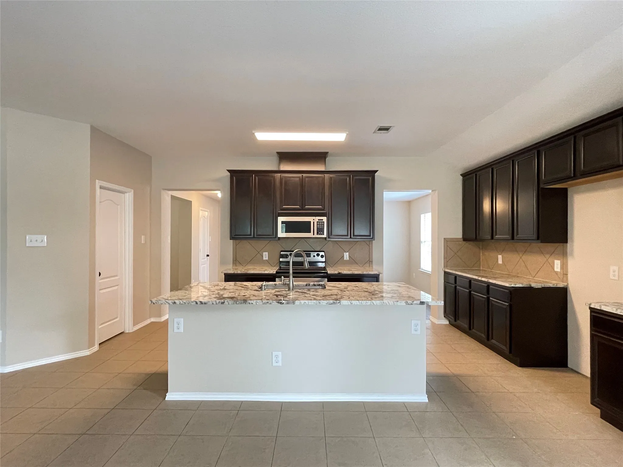 Single Family Residence For Rent in Denton County , 5921 Snow Creek Drive, The Colony, Texas 75056, 3 Bedroom, 3 Bathroom, 2 Garage spaces, 2,064 Sqft, built in 2009, mls#21389854, Real Estate Agent in The Colony, Homes For Rent in Denton county, Homes For Rent in The Colony, Realtor in The Colony Texas, Real Estate Brokerage Independent Realty Texas, Luminita Cordes Realtor