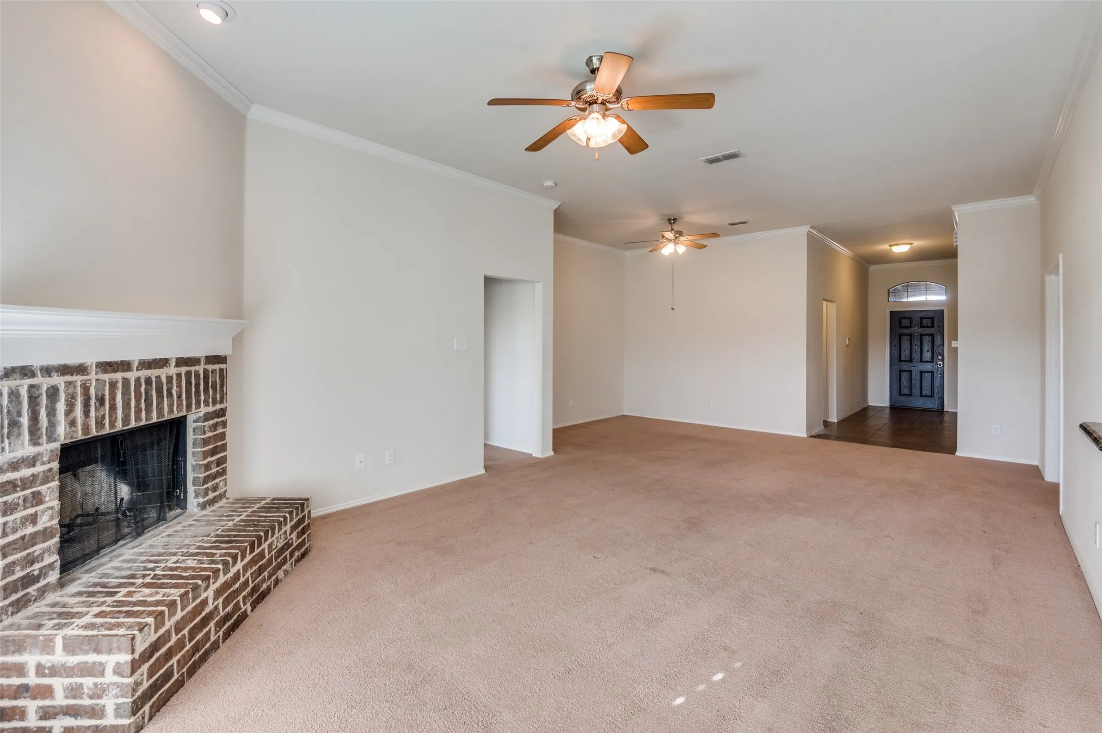 Single Family Residence For Rent in Ellis County , 347 Creekside Way, Waxahachie, Texas 75165, 4 Bedroom, 2 Bathroom, 2 Garage spaces, 1,943 Sqft, built in 2014, mls#21389284, Real Estate Agent in Waxahachie, Homes For Rent in Ellis county, Homes For Rent in Waxahachie, Realtor in Waxahachie Texas, Real Estate Brokerage Independent Realty Texas, Luminita Cordes Realtor
