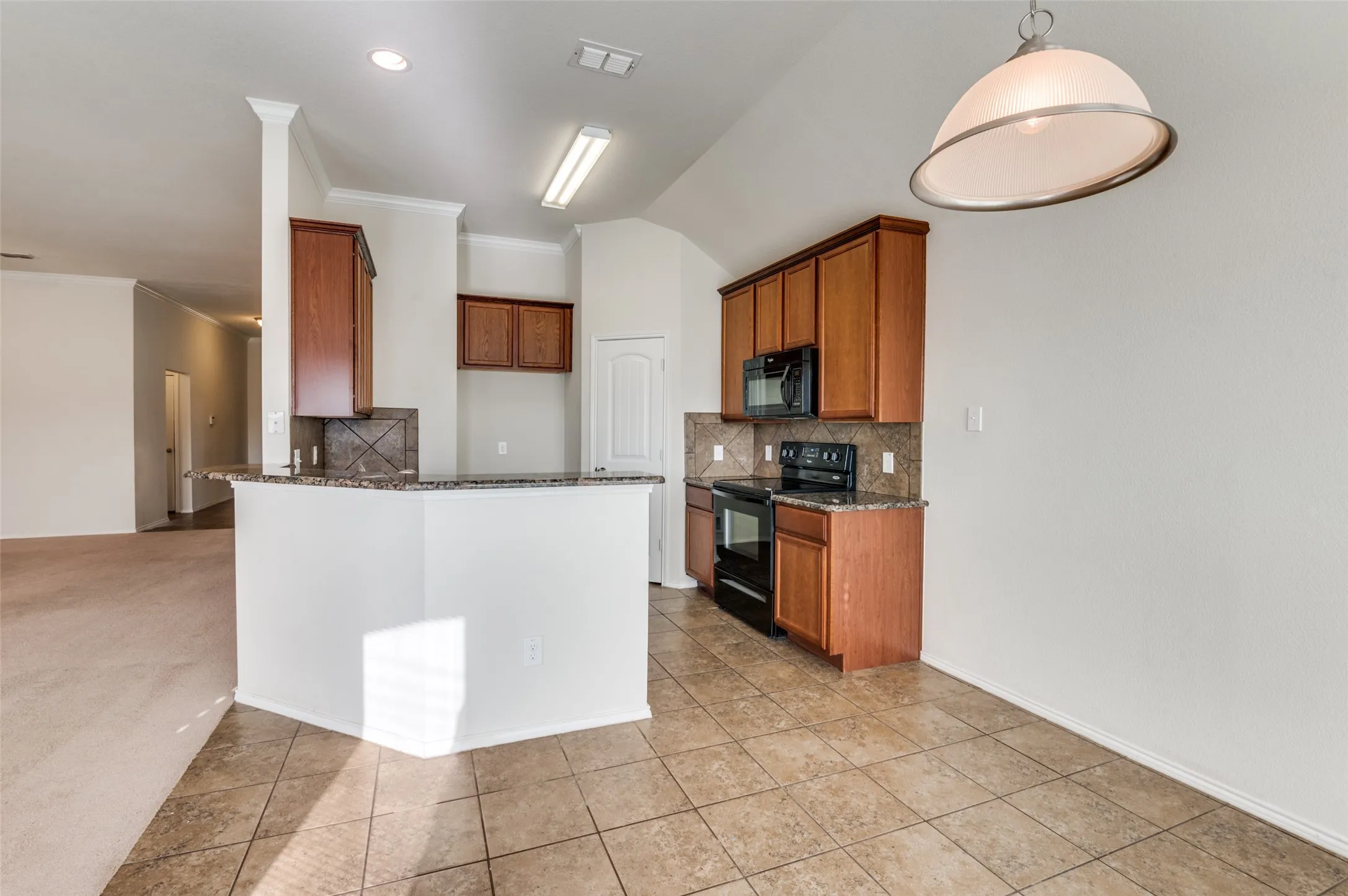 Single Family Residence For Rent in Ellis County , 347 Creekside Way, Waxahachie, Texas 75165, 4 Bedroom, 2 Bathroom, 2 Garage spaces, 1,943 Sqft, built in 2014, mls#21389284, Real Estate Agent in Waxahachie, Homes For Rent in Ellis county, Homes For Rent in Waxahachie, Realtor in Waxahachie Texas, Real Estate Brokerage Independent Realty Texas, Luminita Cordes Realtor