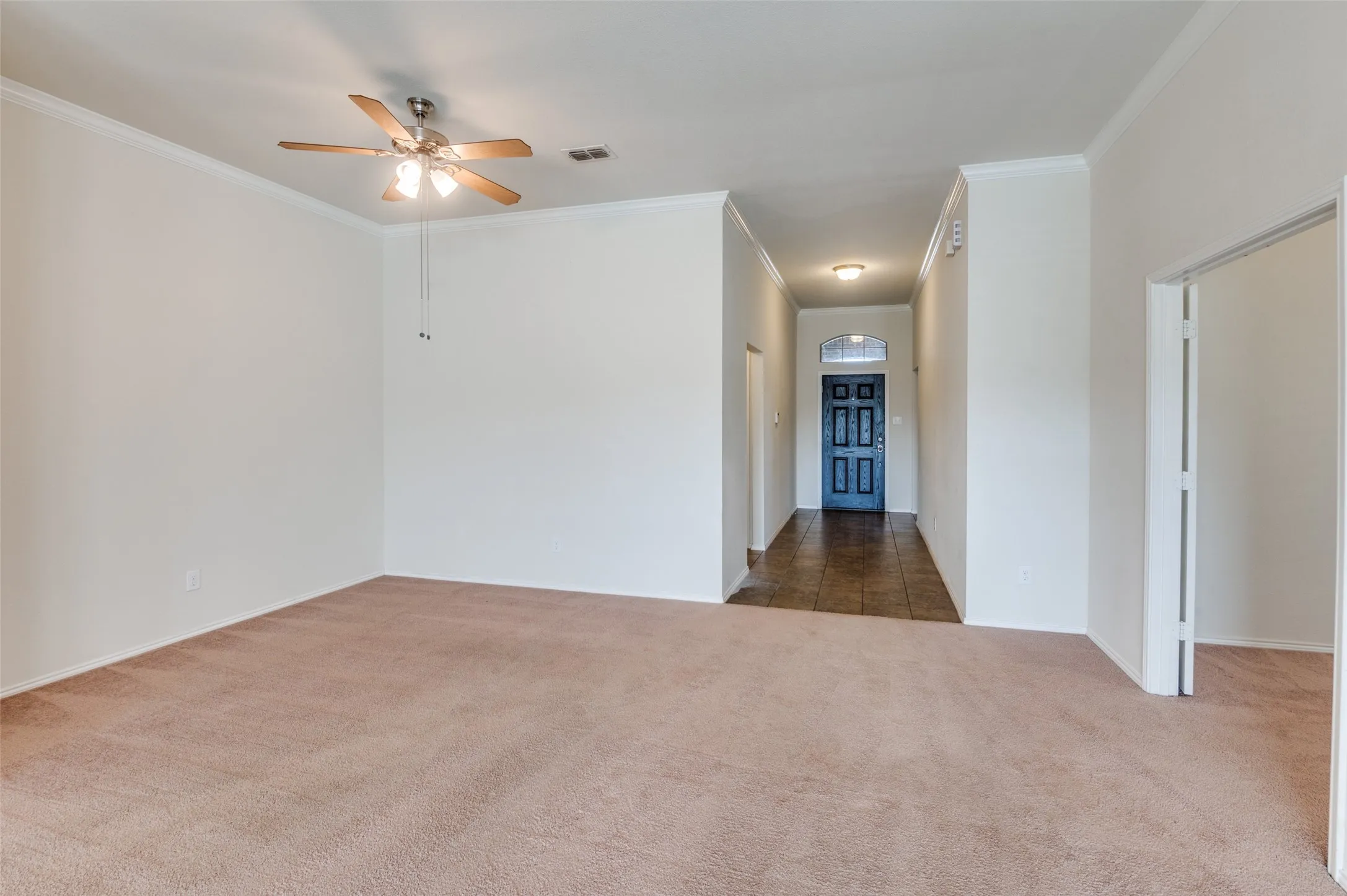 Single Family Residence For Rent in Ellis County , 347 Creekside Way, Waxahachie, Texas 75165, 4 Bedroom, 2 Bathroom, 2 Garage spaces, 1,943 Sqft, built in 2014, mls#21389284, Real Estate Agent in Waxahachie, Homes For Rent in Ellis county, Homes For Rent in Waxahachie, Realtor in Waxahachie Texas, Real Estate Brokerage Independent Realty Texas, Luminita Cordes Realtor