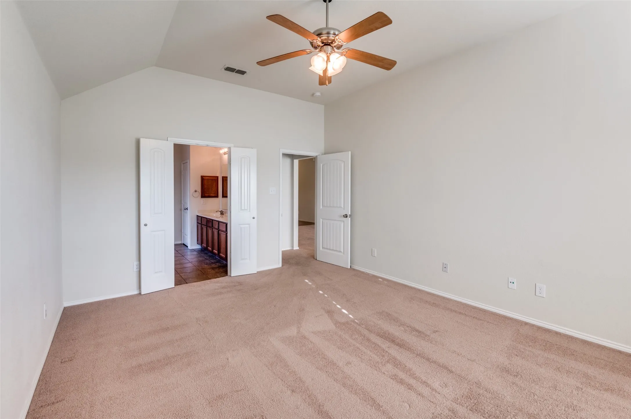 Single Family Residence For Rent in Ellis County , 347 Creekside Way, Waxahachie, Texas 75165, 4 Bedroom, 2 Bathroom, 2 Garage spaces, 1,943 Sqft, built in 2014, mls#21389284, Real Estate Agent in Waxahachie, Homes For Rent in Ellis county, Homes For Rent in Waxahachie, Realtor in Waxahachie Texas, Real Estate Brokerage Independent Realty Texas, Luminita Cordes Realtor