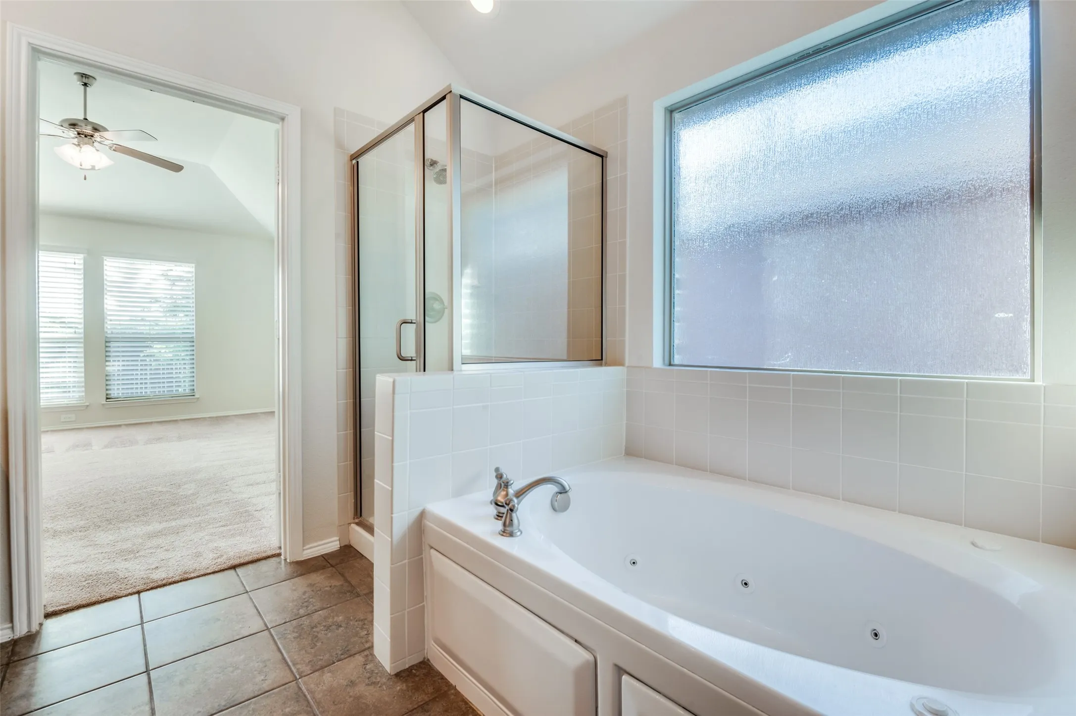Single Family Residence For Rent in Ellis County , 347 Creekside Way, Waxahachie, Texas 75165, 4 Bedroom, 2 Bathroom, 2 Garage spaces, 1,943 Sqft, built in 2014, mls#21389284, Real Estate Agent in Waxahachie, Homes For Rent in Ellis county, Homes For Rent in Waxahachie, Realtor in Waxahachie Texas, Real Estate Brokerage Independent Realty Texas, Luminita Cordes Realtor