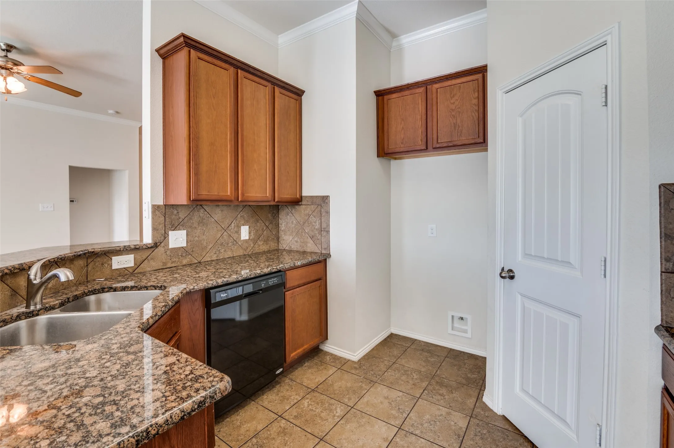 Single Family Residence For Rent in Ellis County , 347 Creekside Way, Waxahachie, Texas 75165, 4 Bedroom, 2 Bathroom, 2 Garage spaces, 1,943 Sqft, built in 2014, mls#21389284, Real Estate Agent in Waxahachie, Homes For Rent in Ellis county, Homes For Rent in Waxahachie, Realtor in Waxahachie Texas, Real Estate Brokerage Independent Realty Texas, Luminita Cordes Realtor