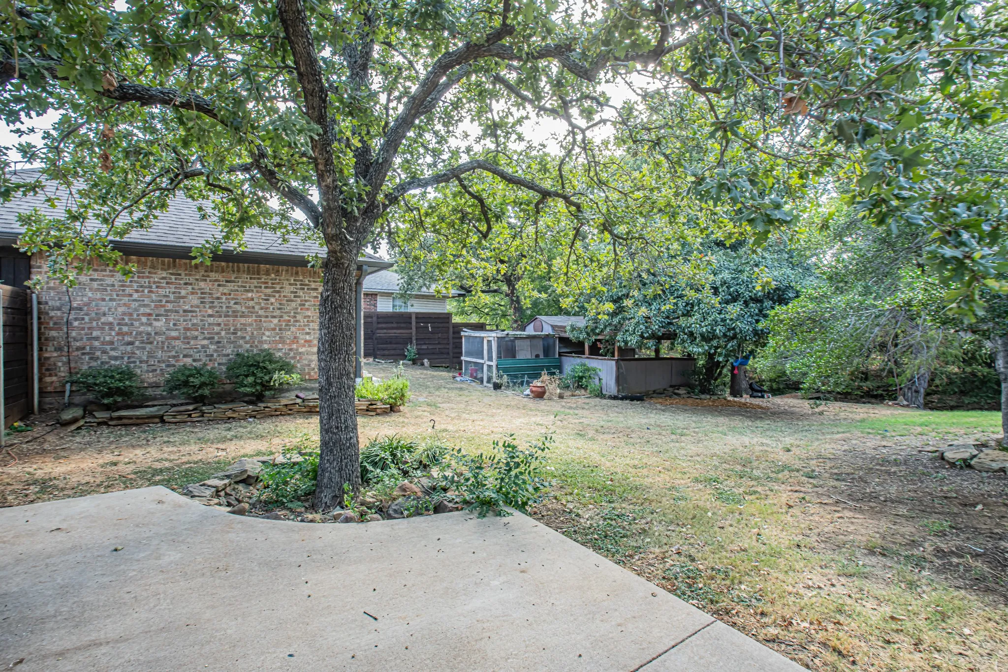 Single Family Residence For Sale in Denton County , 521 Meadowbrook Street, Lake Dallas, Texas 75065, 4 Bedroom, 2 Bathroom, 3 Garage spaces, 2,073 Sqft, built in 1996, mls#21389846, Real Estate Agent in Lake Dallas, Homes For Sale in Denton county, Homes For Sale in Lake Dallas, Realtor in Lake Dallas Texas, Real Estate Brokerage Independent Realty Texas, Luminita Cordes Realtor