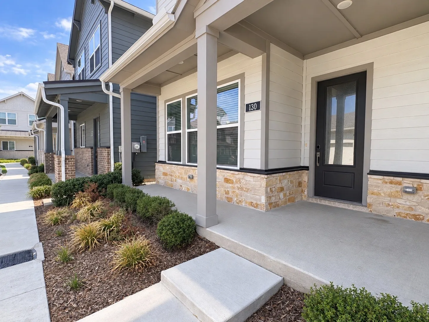 Apartment For Rent in Tarrant County , 760 W Bedford Euless Road 130, Hurst, Texas 76053, 2 Bedroom, 3 Bathroom, Garage spaces, 1,113 Sqft, built in 2023, mls#21379000, Real Estate Agent in Hurst, Homes For Rent in Tarrant county, Homes For Rent in Hurst, Realtor in Hurst Texas, Real Estate Brokerage Independent Realty Texas, Luminita Cordes Realtor